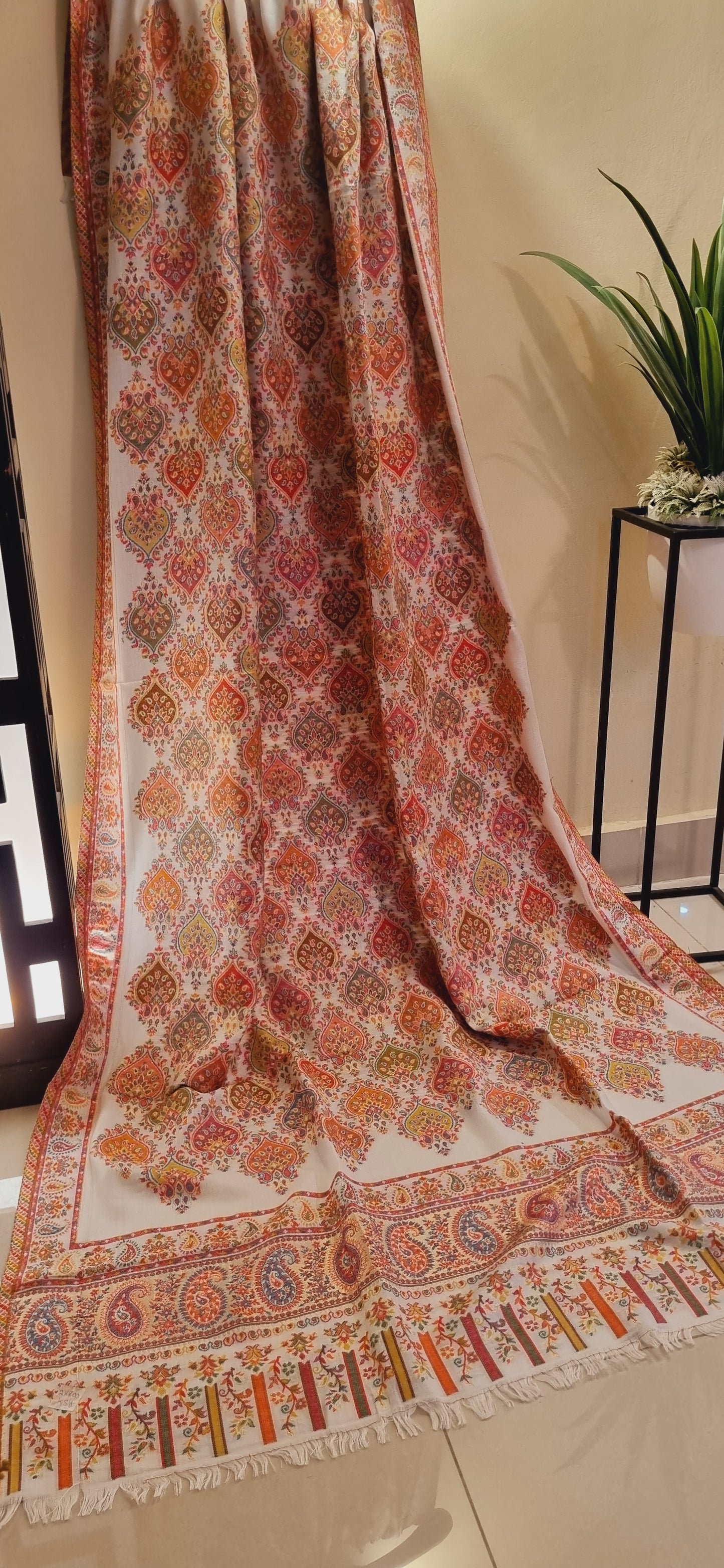 Kaani shawl: Pashmina