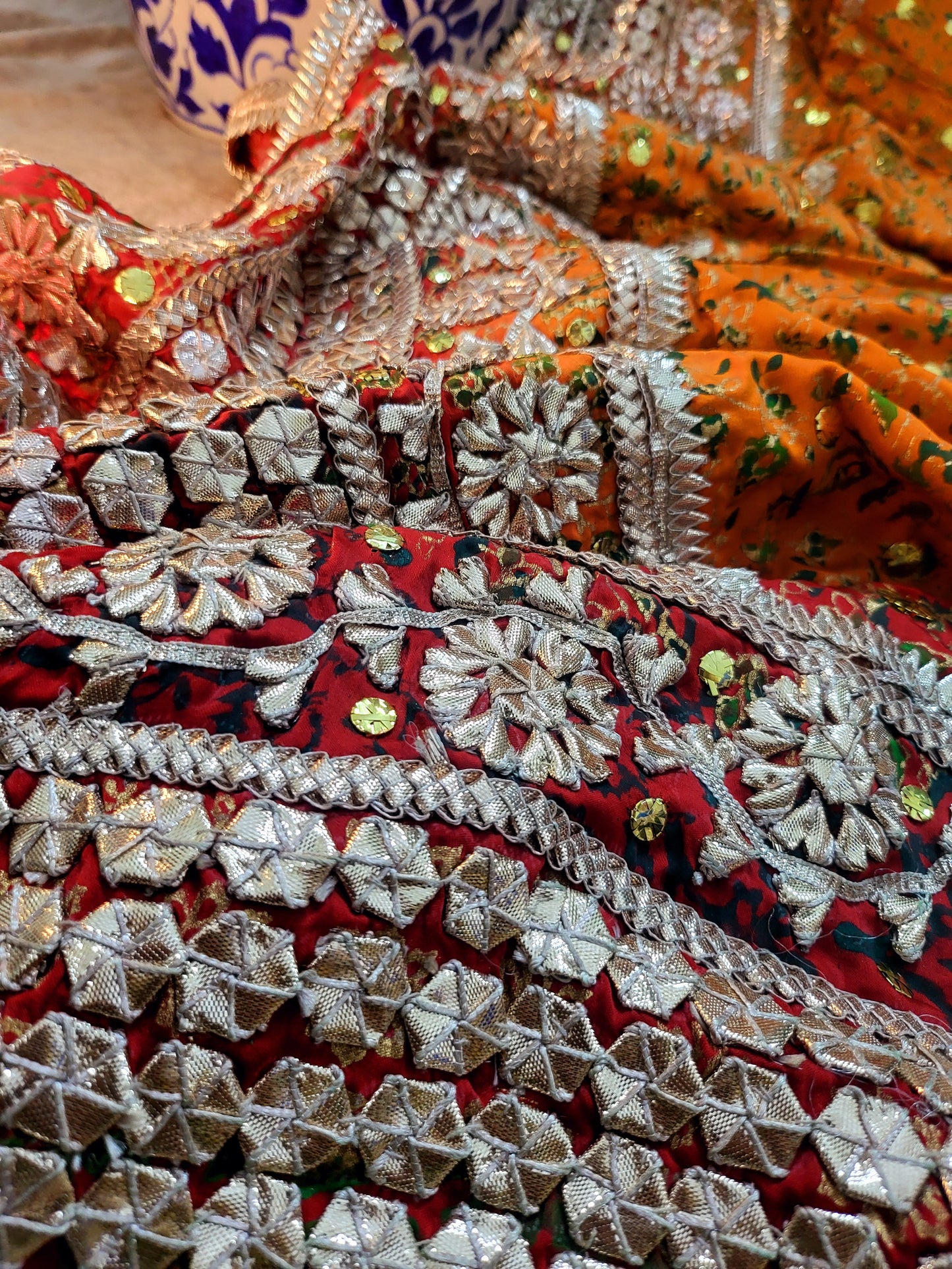Pure silk shawl: hand made