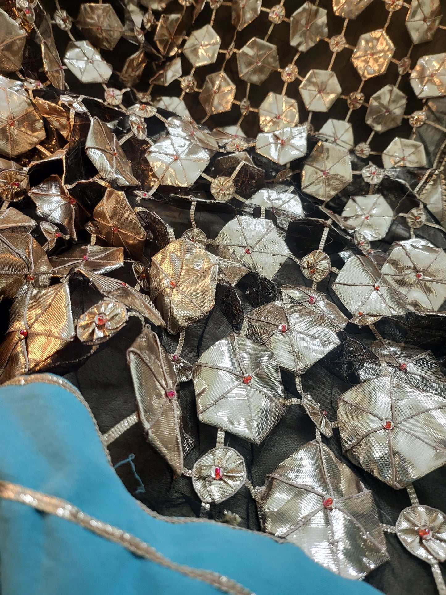 Gota dupata: organza