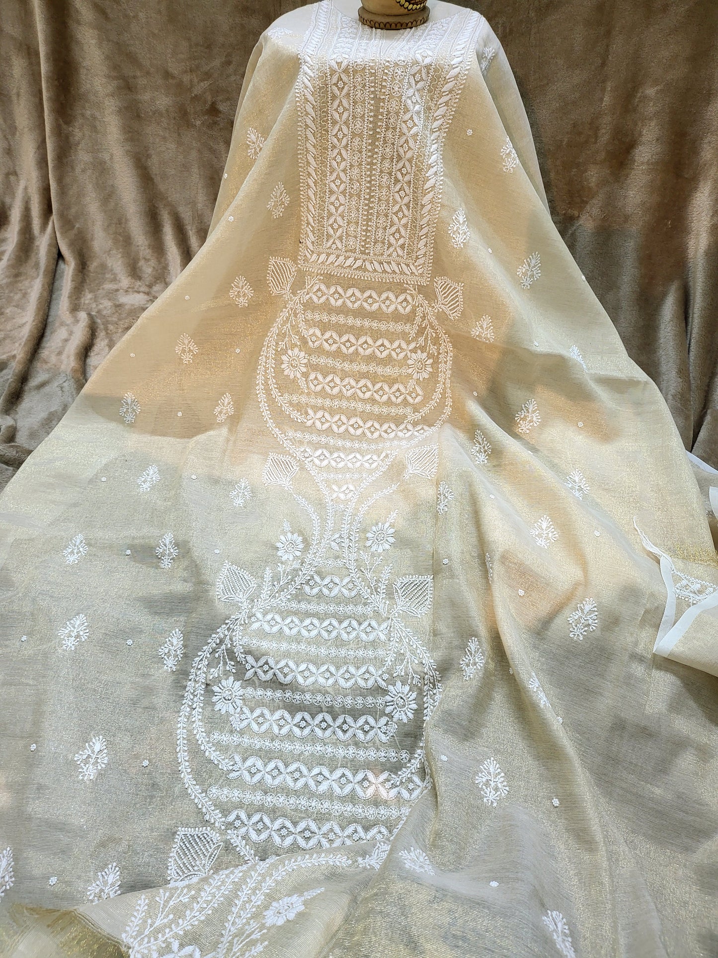 Chanderi set : Hand Embroidered