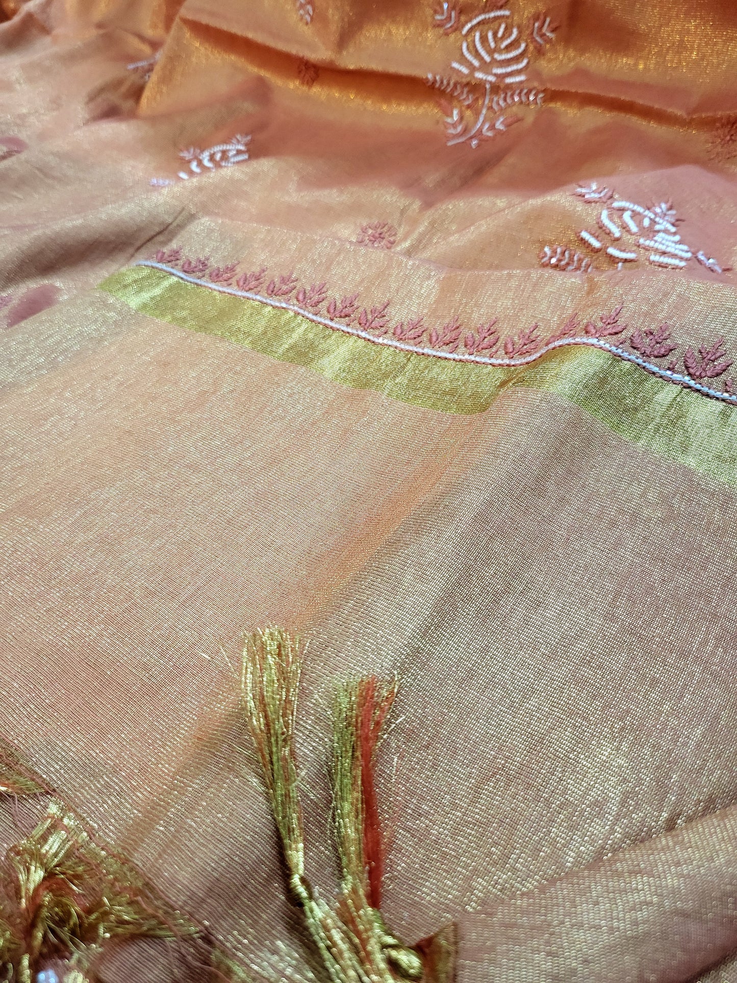Chikankari chanderi set: Hand Embroidered