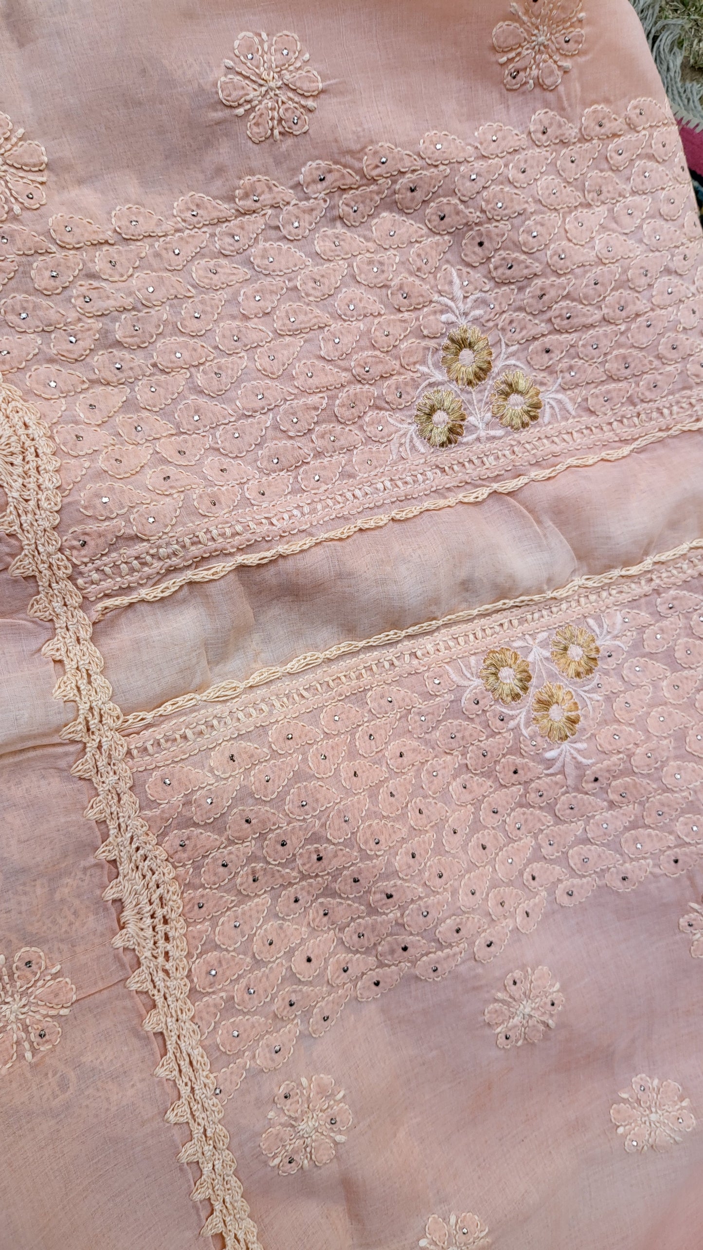 Chikankari shirt: Mukaish work
