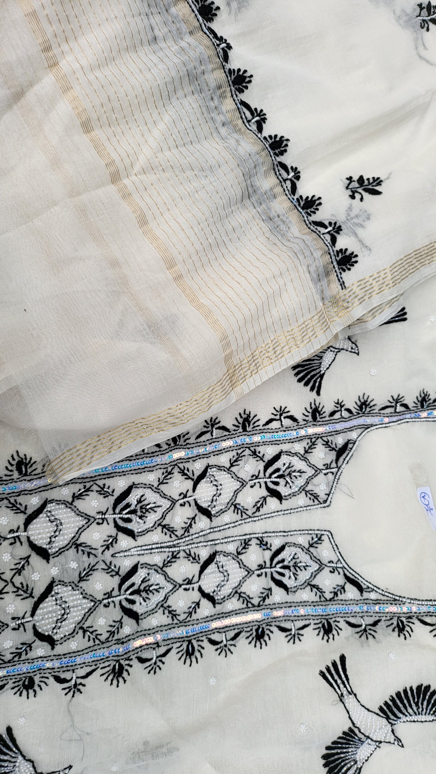 Chikankari chanderi set: Hand embroidered