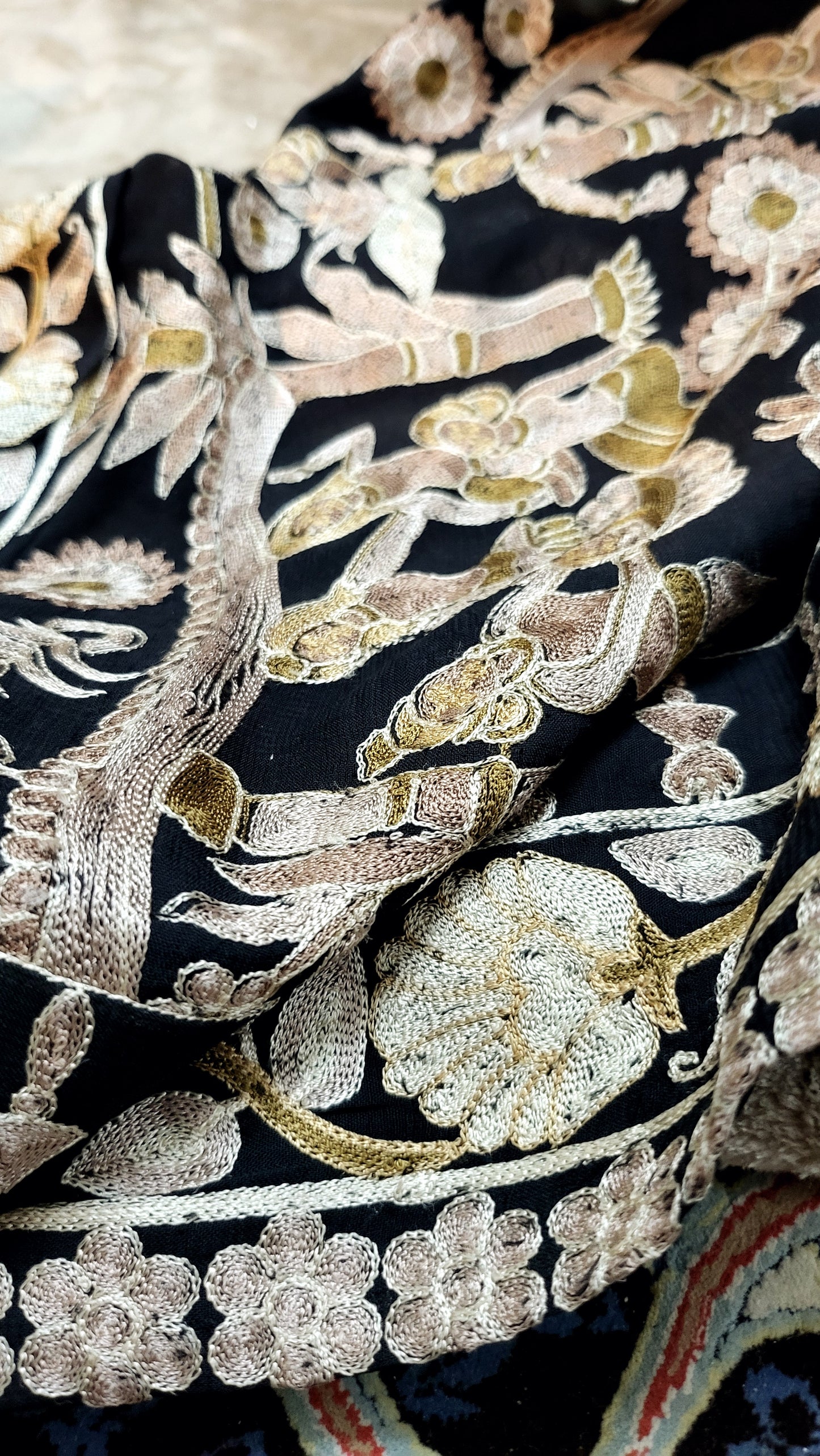 Embroidered dupata: georget
