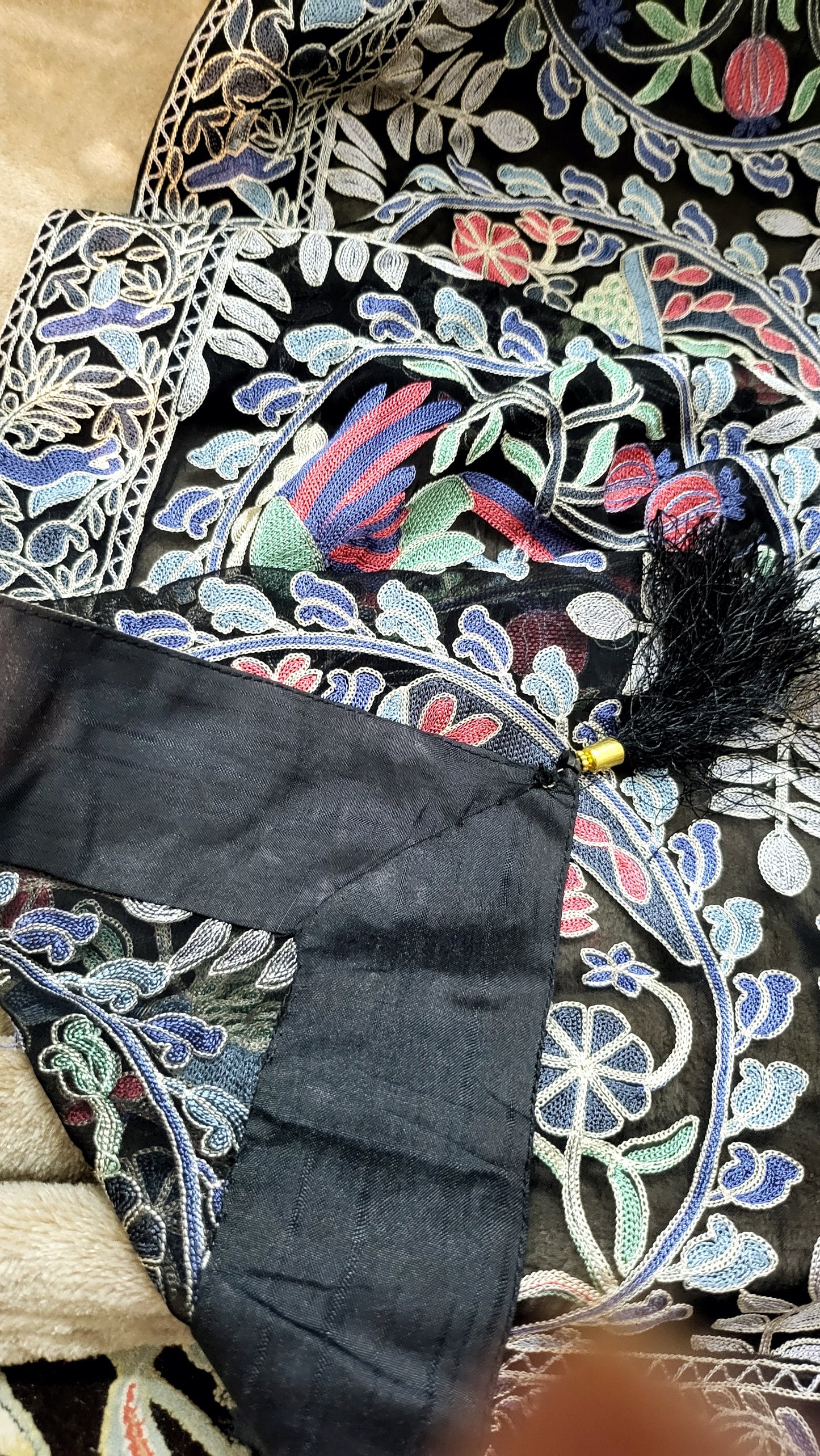 Embroidered dupata : georget