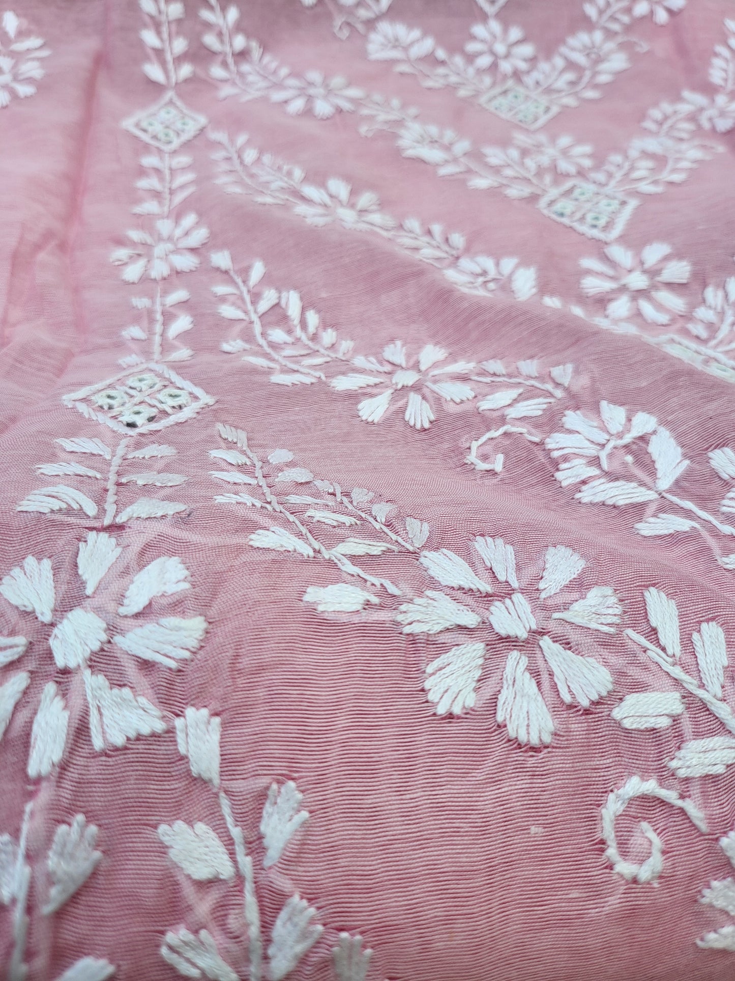 Paper lawn : suit