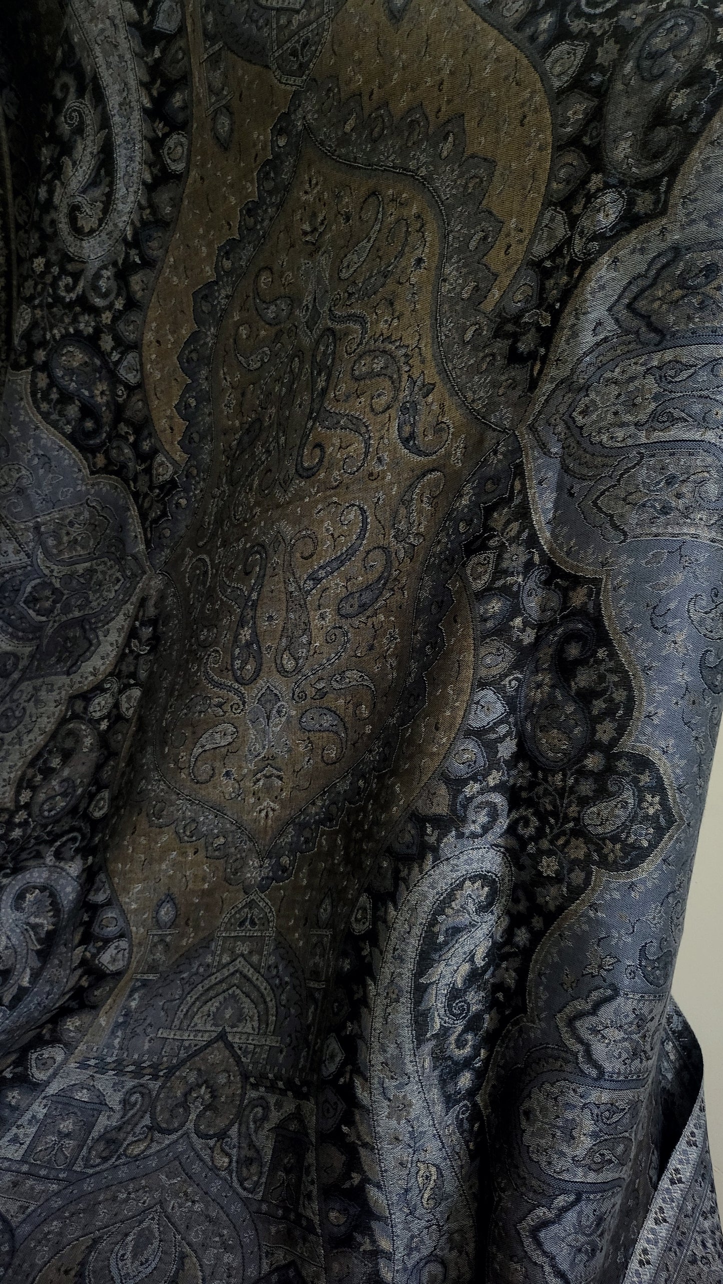 Moonlight Reversible kaani : shawl
