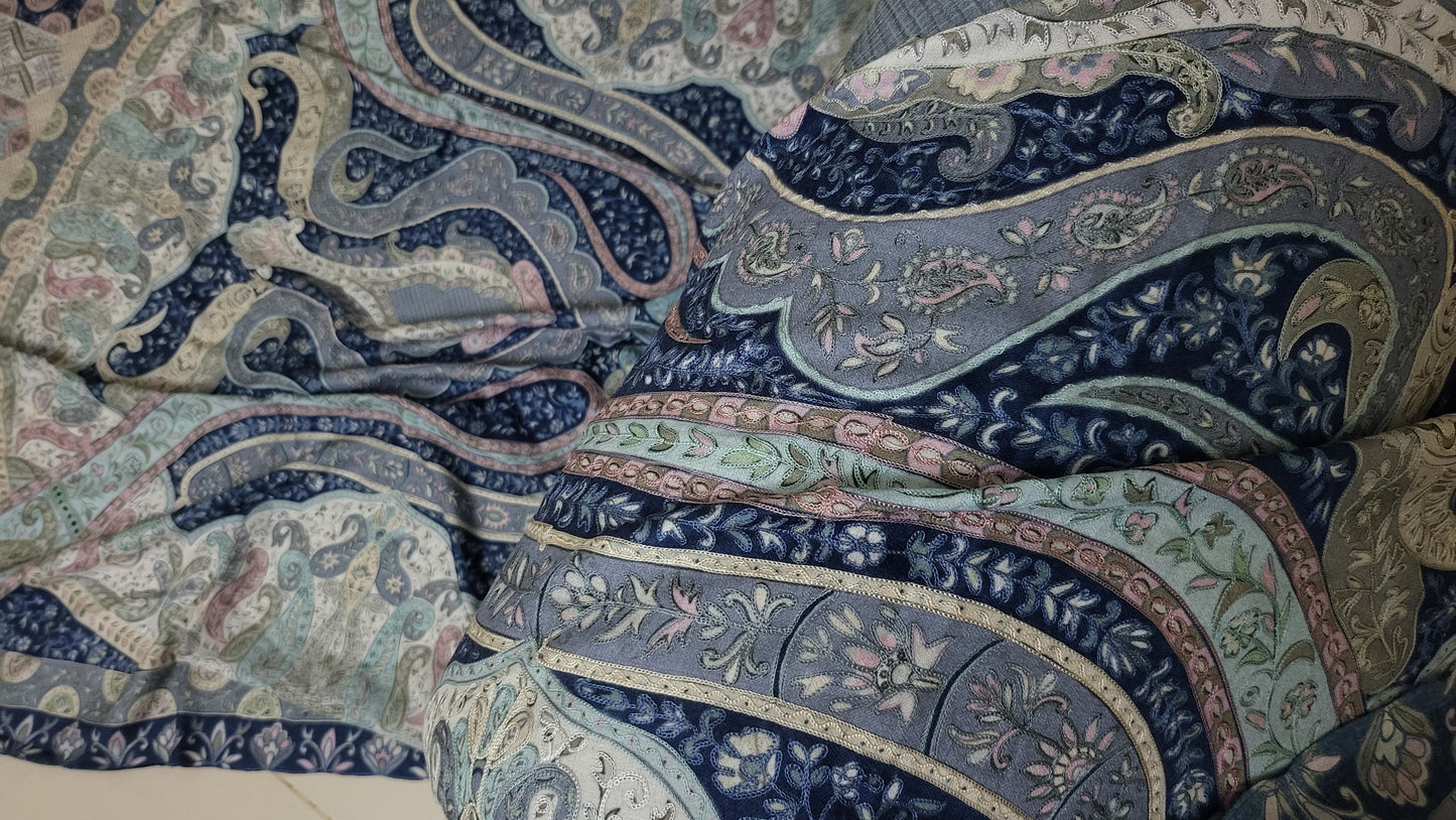 Reelkaar shawl : Embroidered