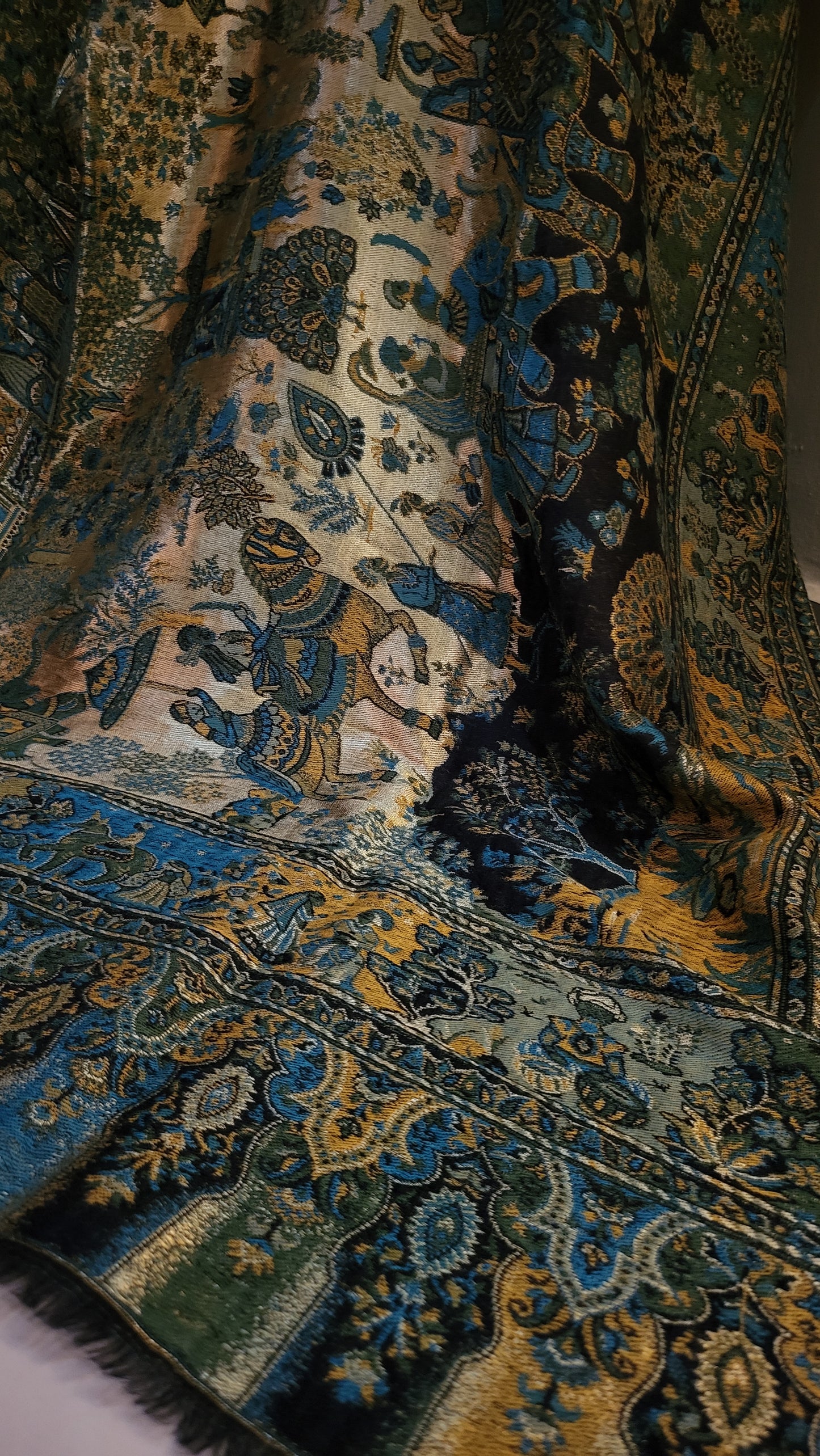 Royal moonlight kaani : Reversible shawl
