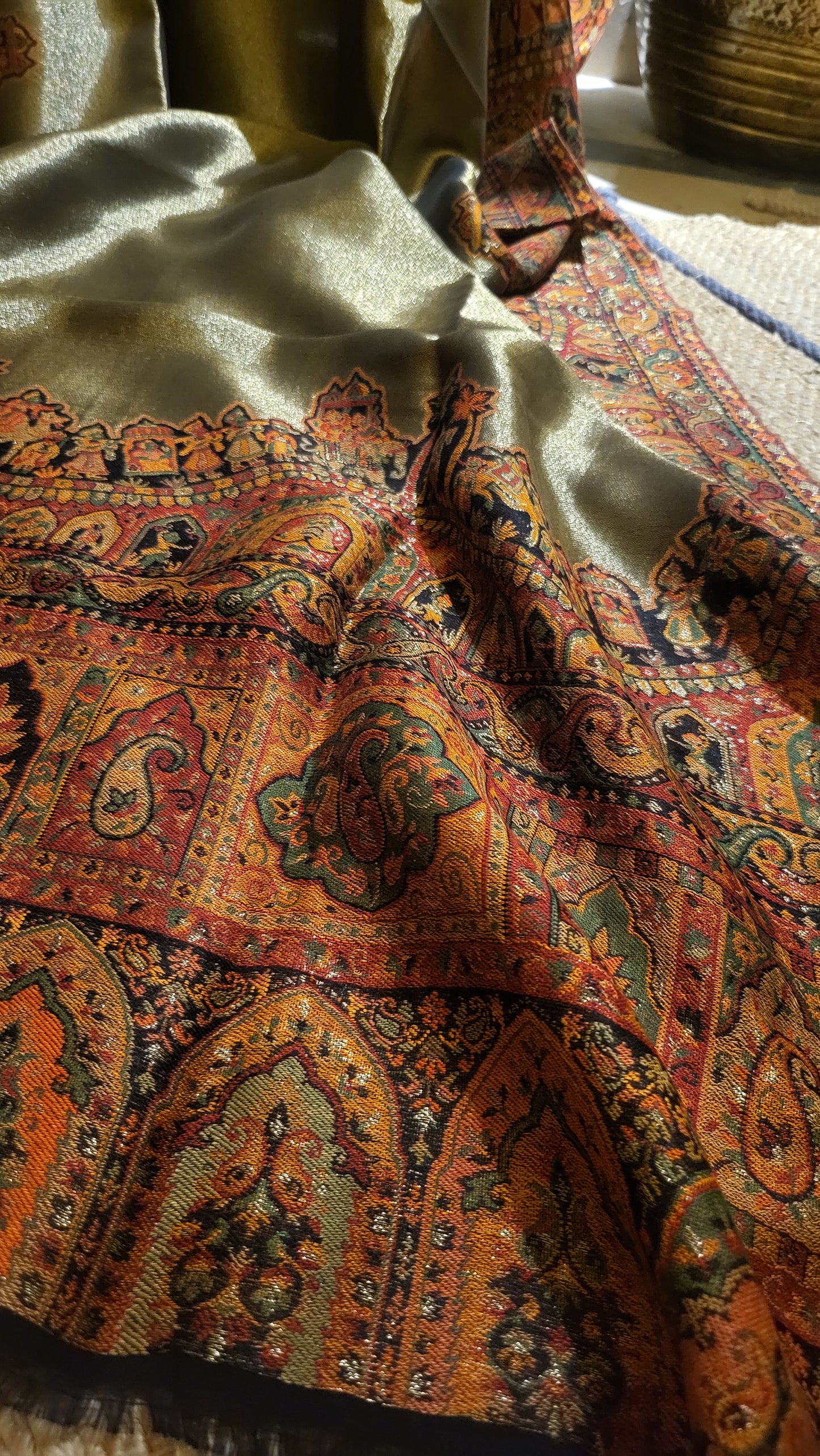Moonlight kaani : Reversible shawl