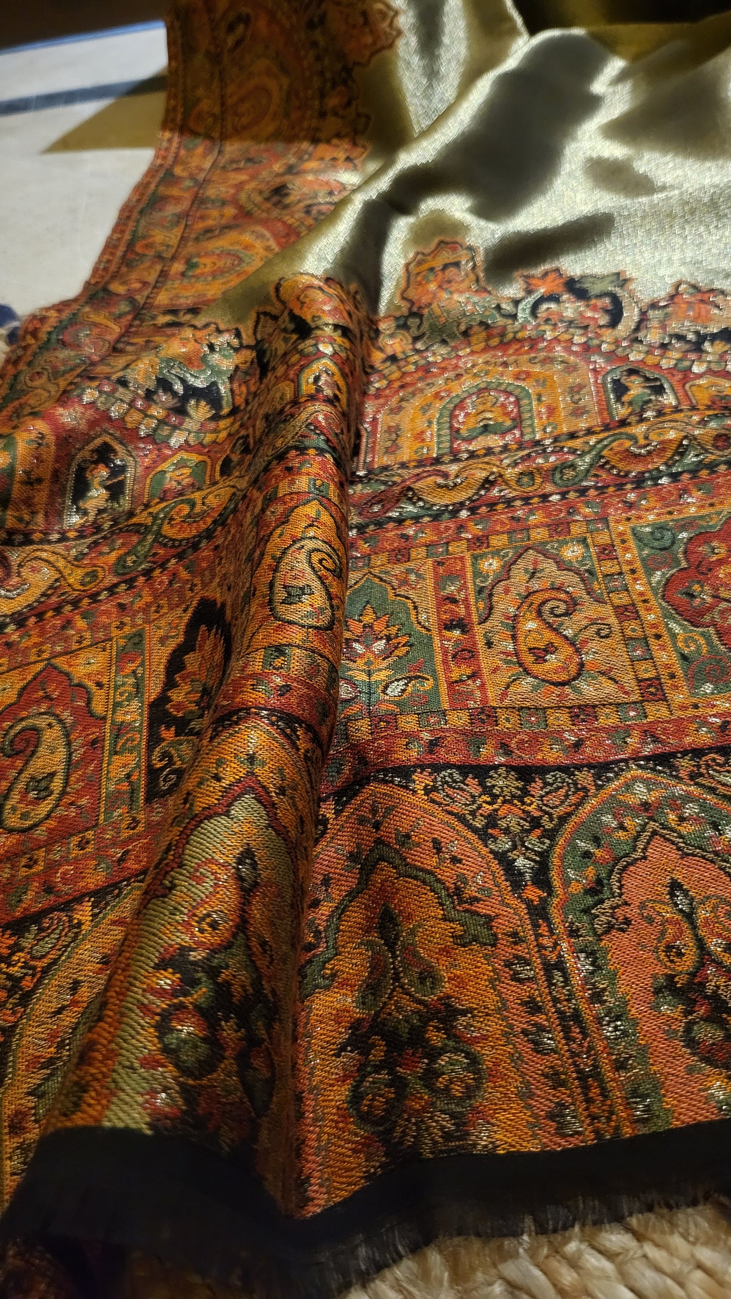 Moonlight kaani : Reversible shawl