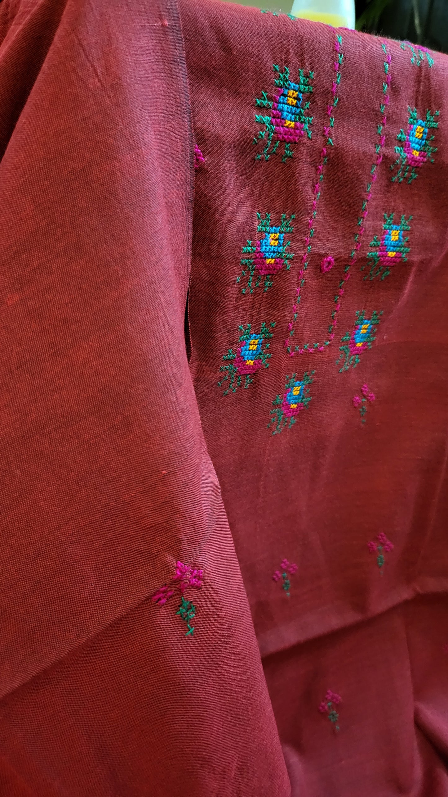 Silk khaddar : Hand embroidered