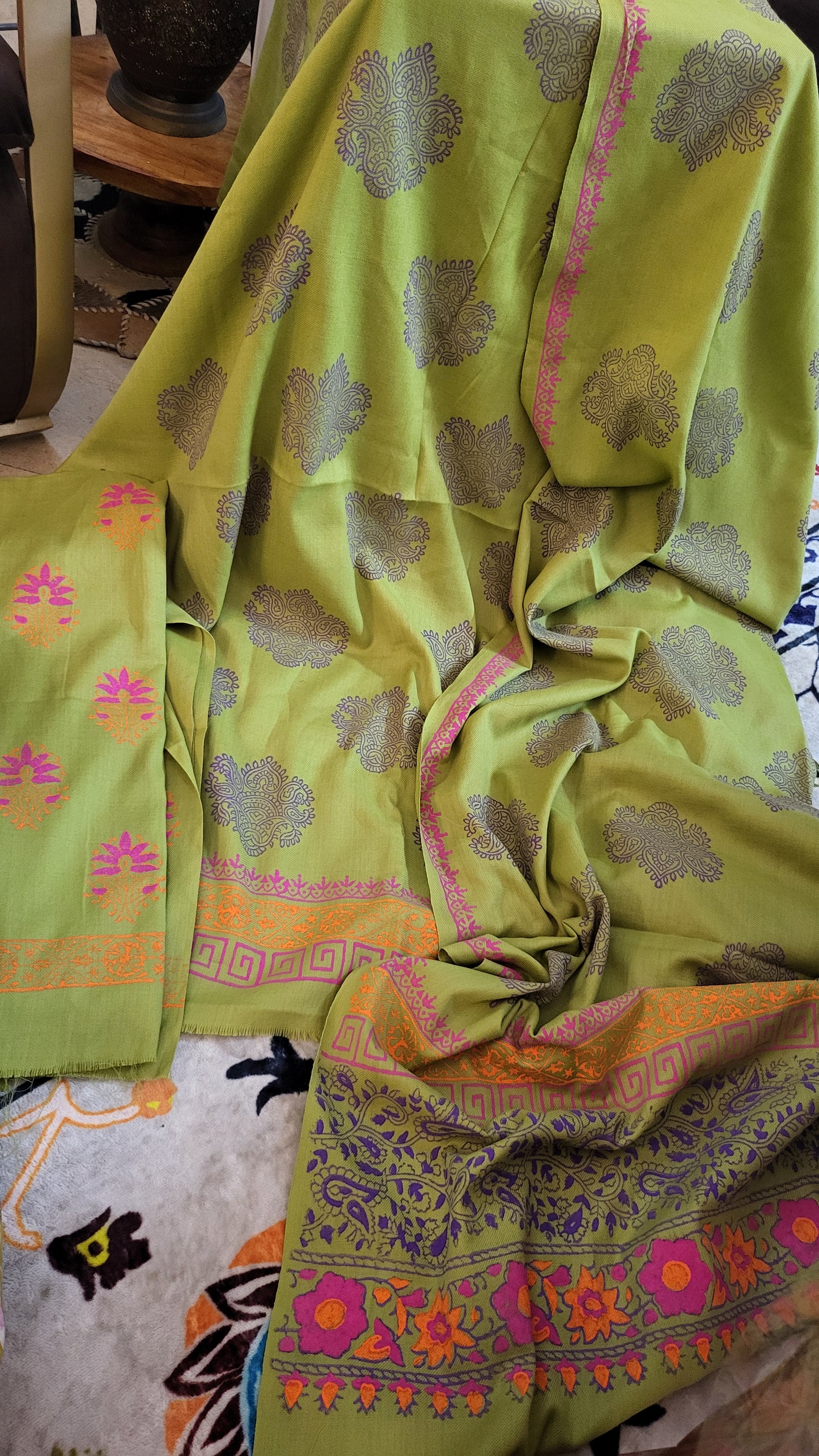 Pashmina suit : Block printed