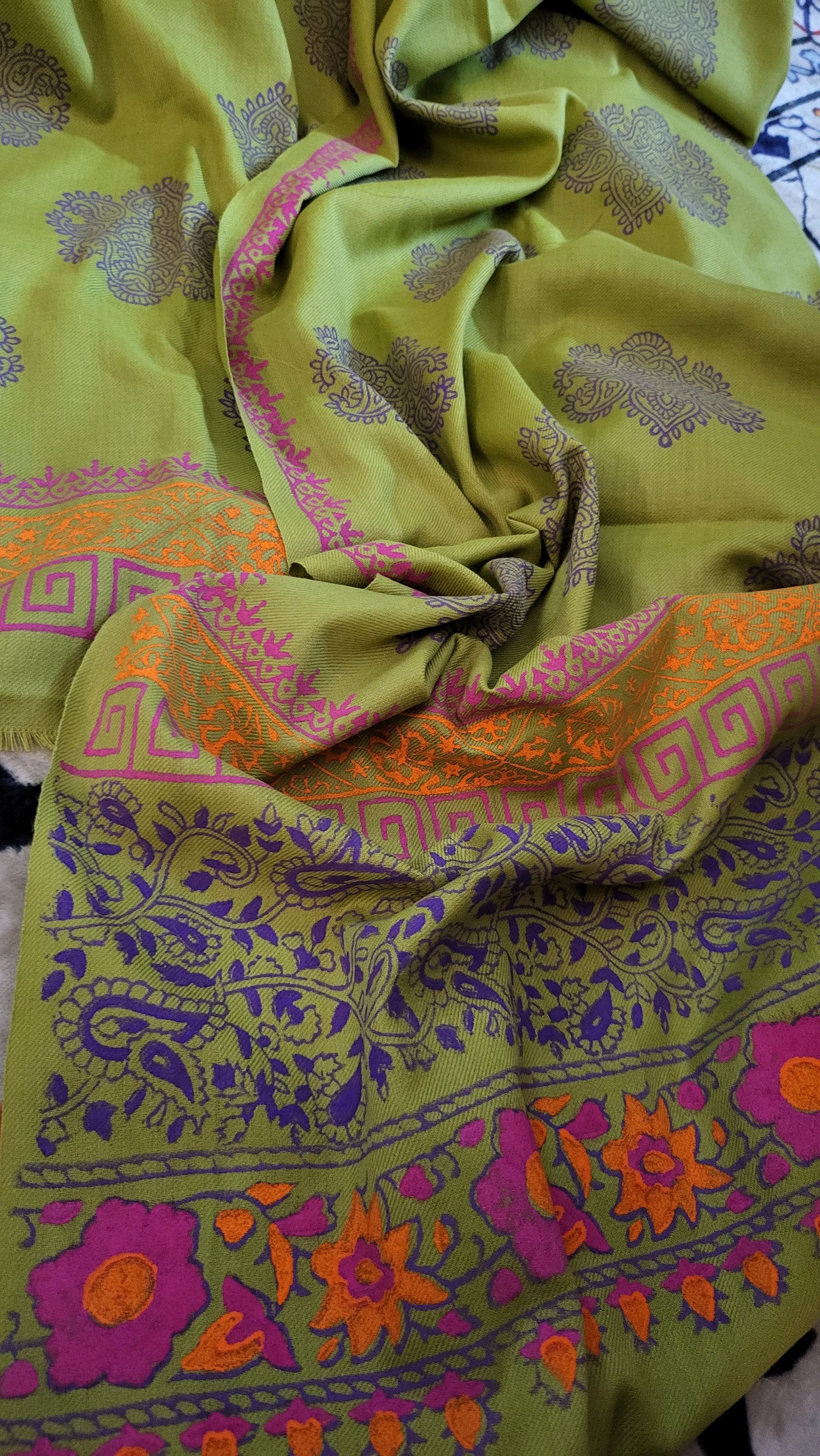 Pashmina suit : Block printed