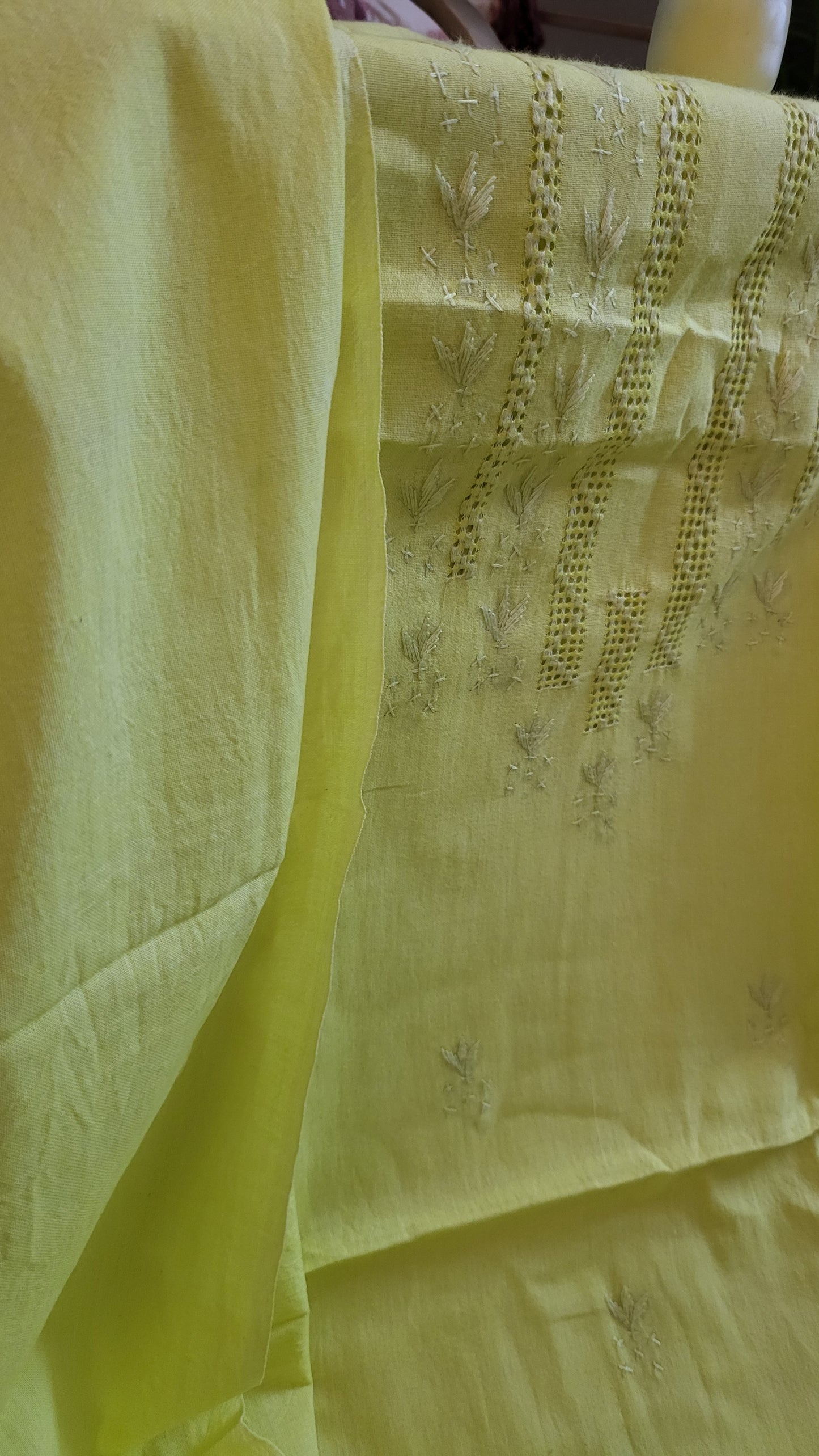 Khaddar suit : Hand embroidered