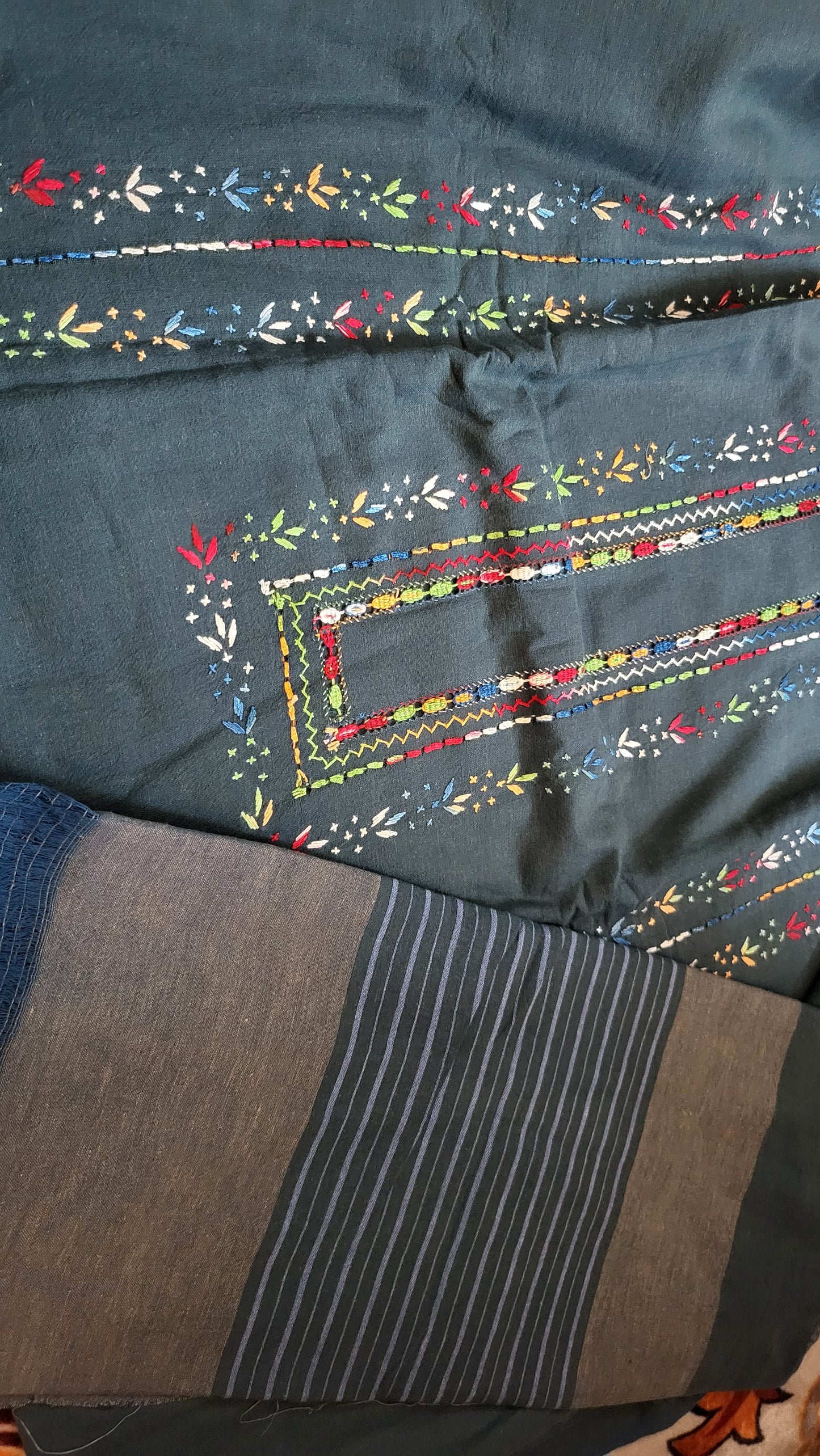 Khaddar suit : Hand Embroidered