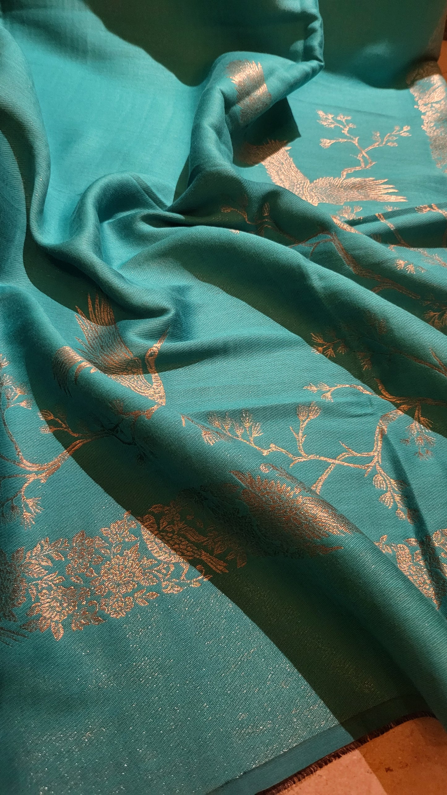 Moonlight kaani : Reversible shawl