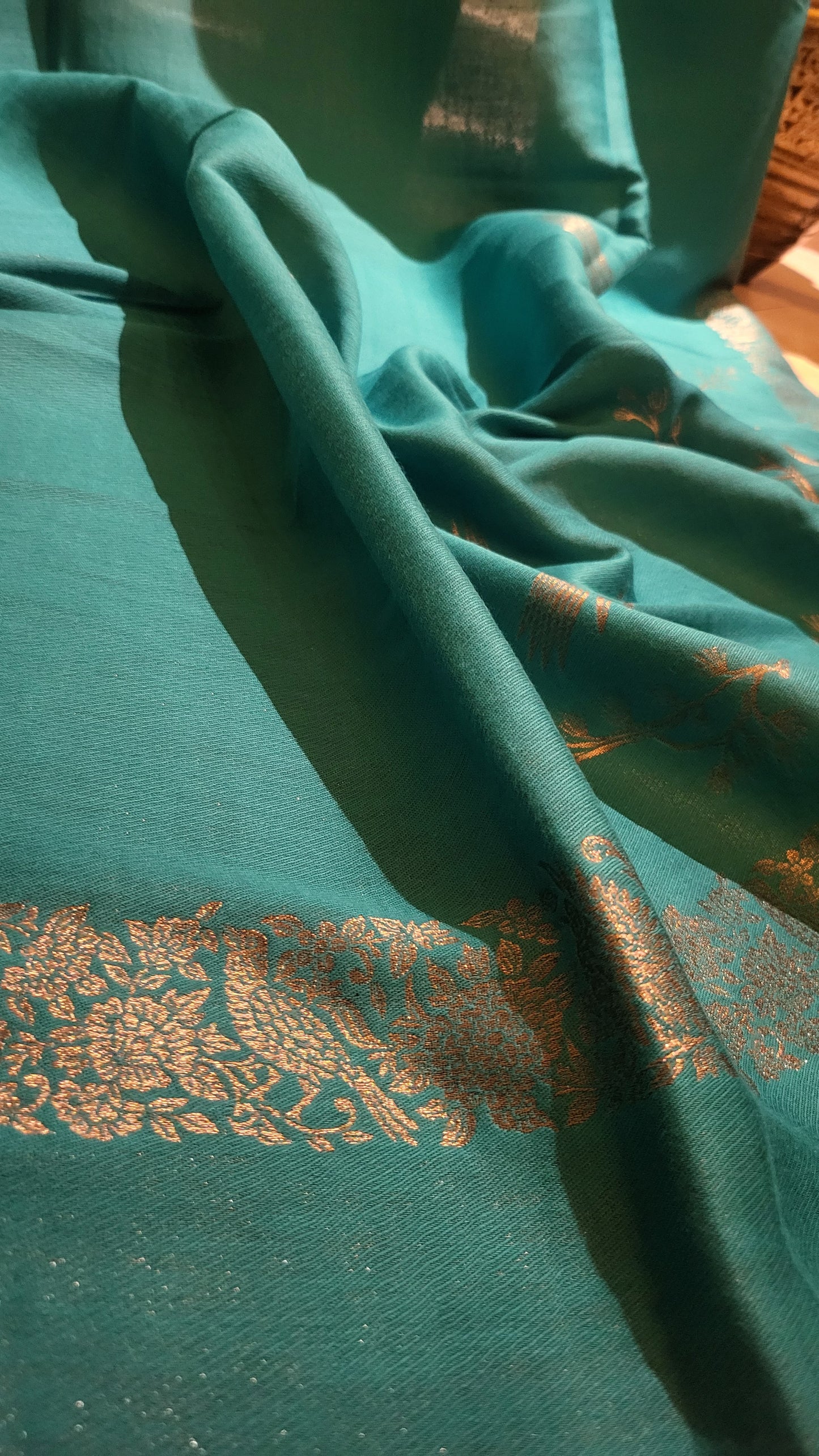 Moonlight kaani : Reversible shawl