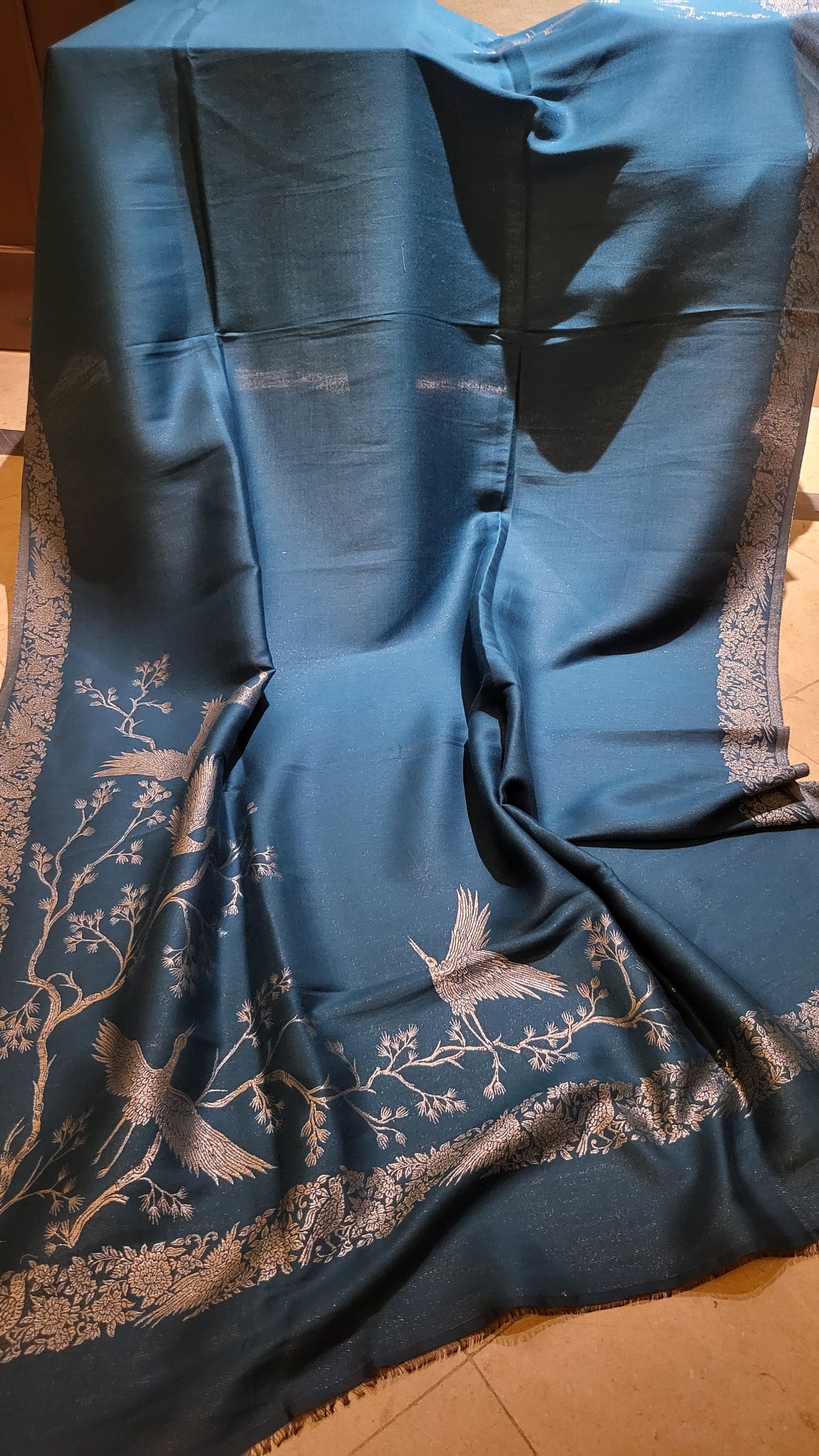 Moonlight kaani : Reversible shawl