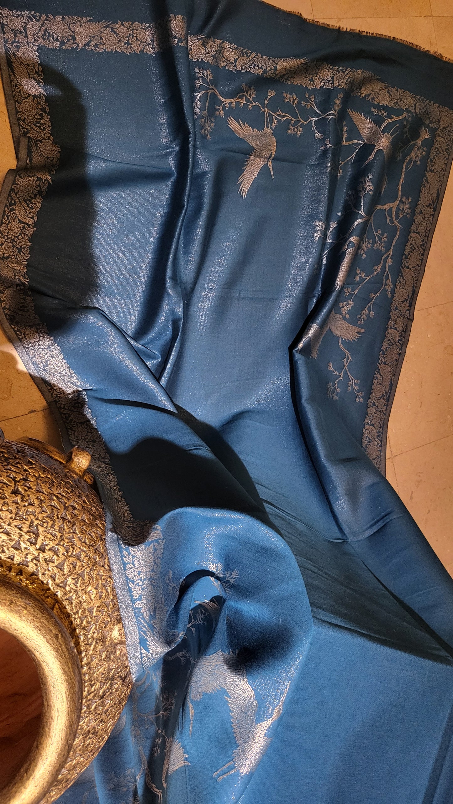 Moonlight kaani : Reversible shawl