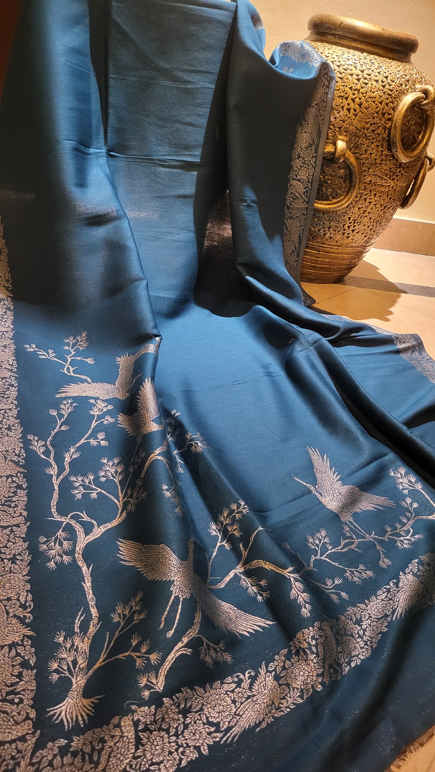 Moonlight kaani : Reversible shawl