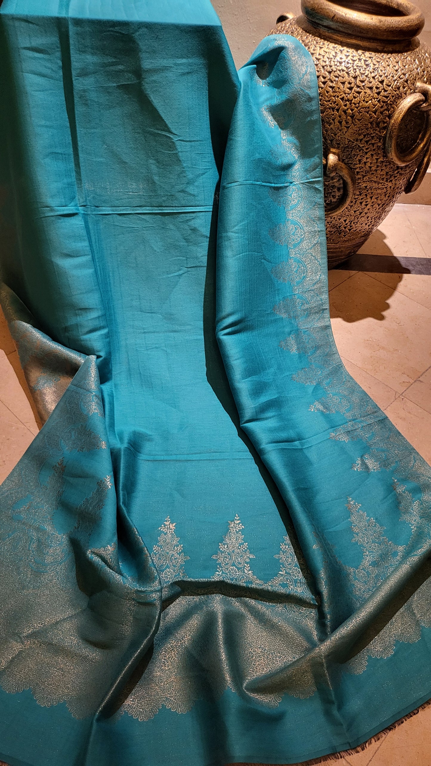 Moonlight kaani: Reversible shawl