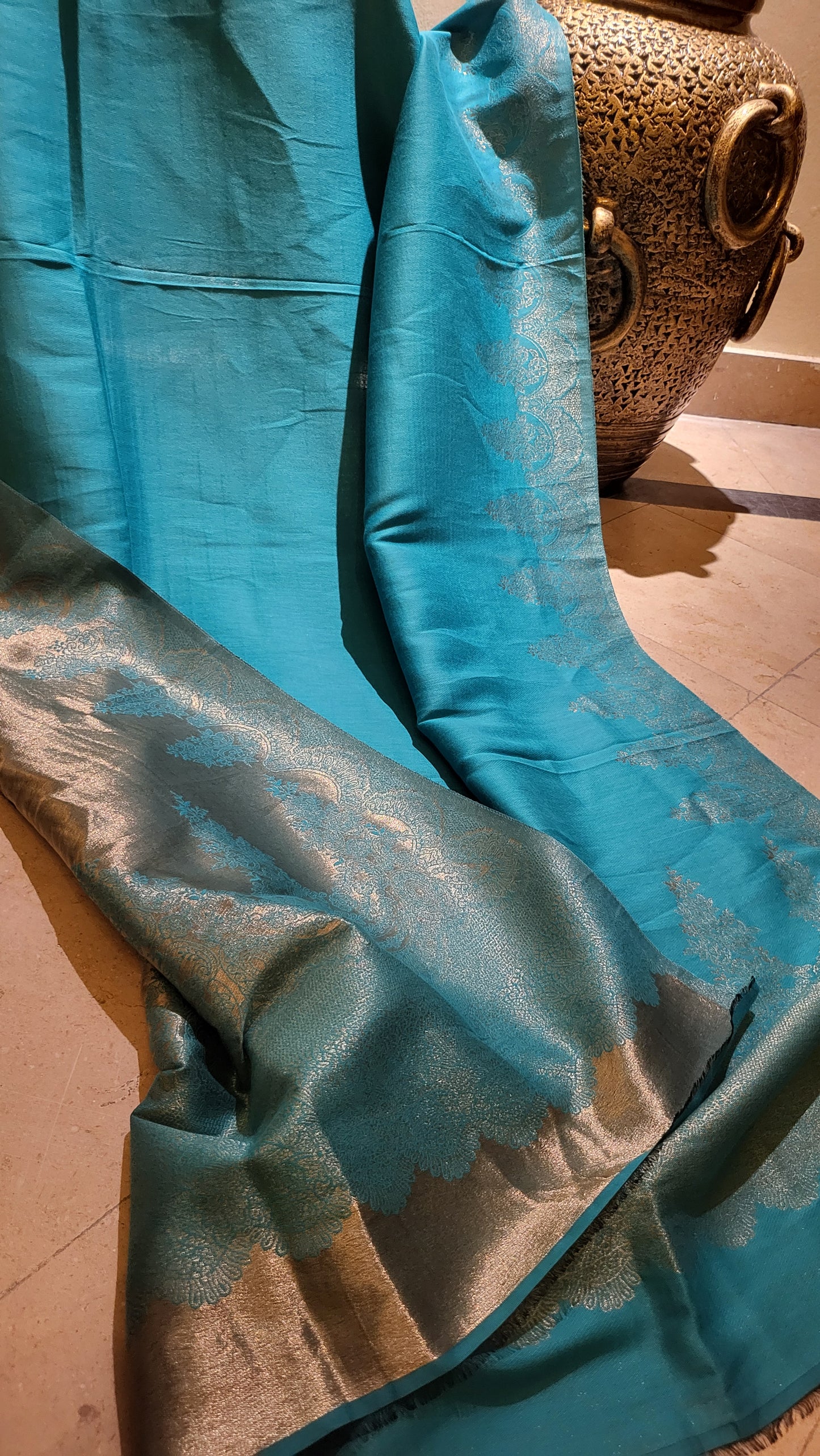 Moonlight kaani: Reversible shawl