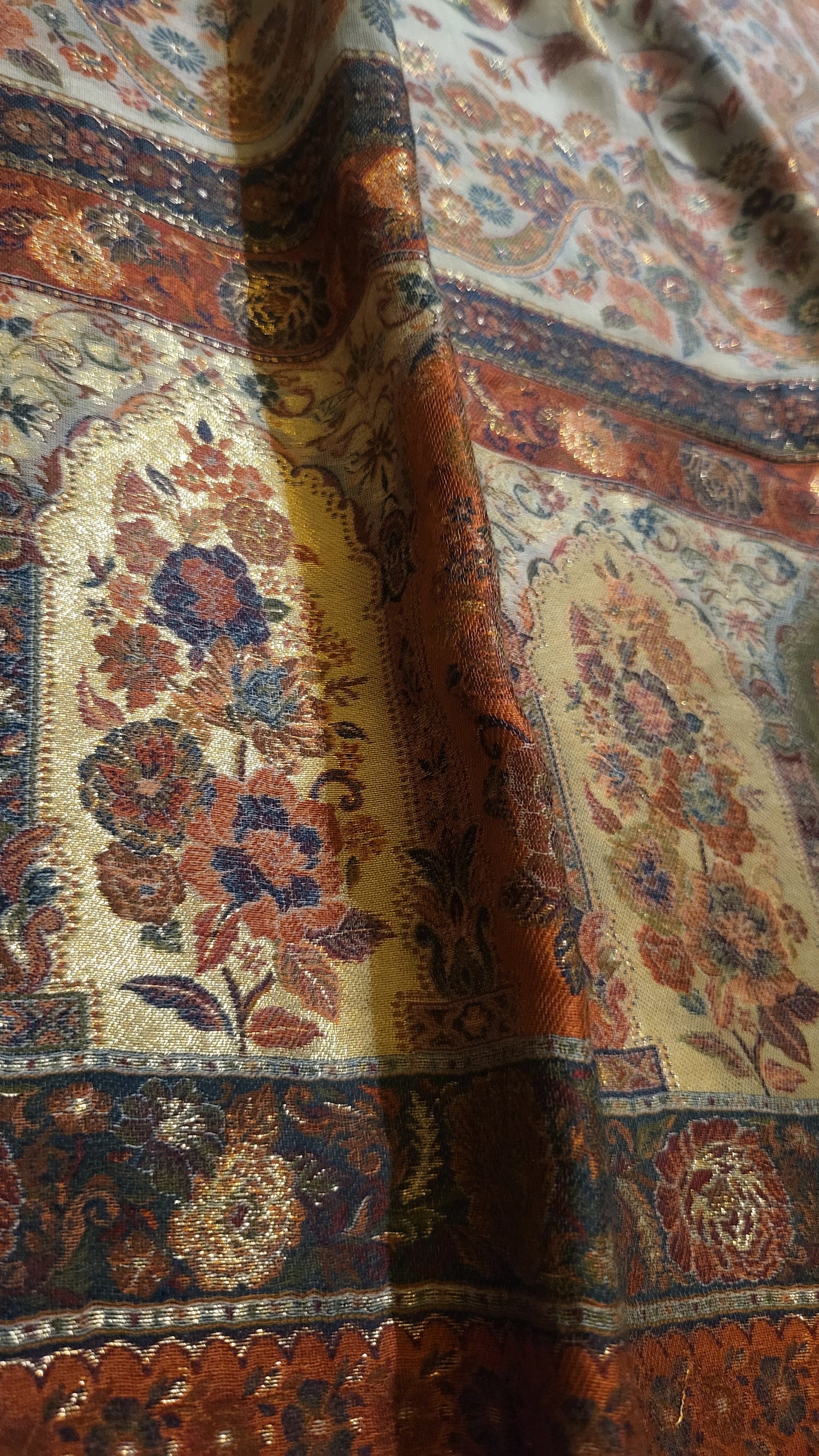 Silk kaani : shawl