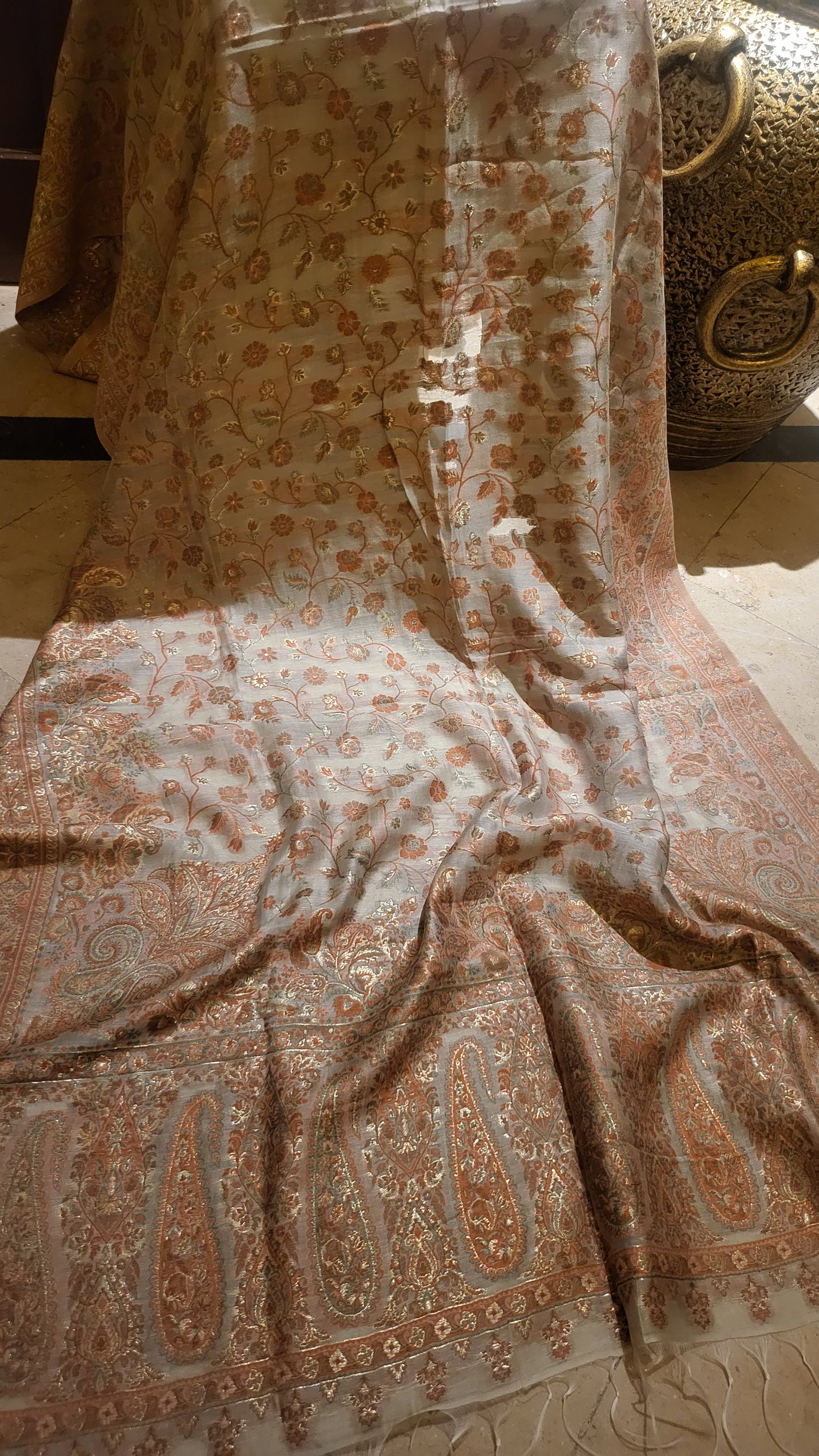 Silk kaani : shawl