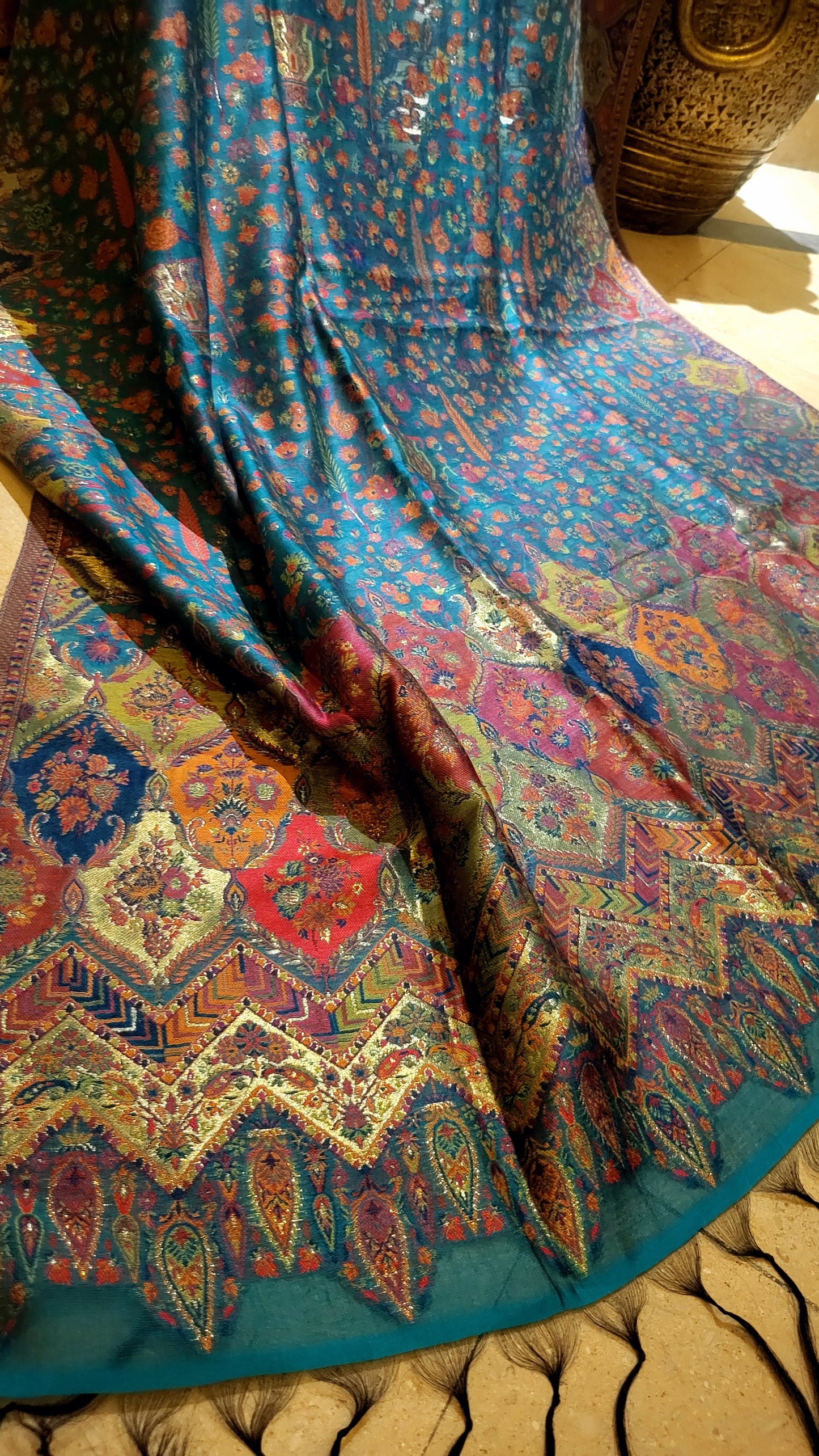 Silk kaani : shawl