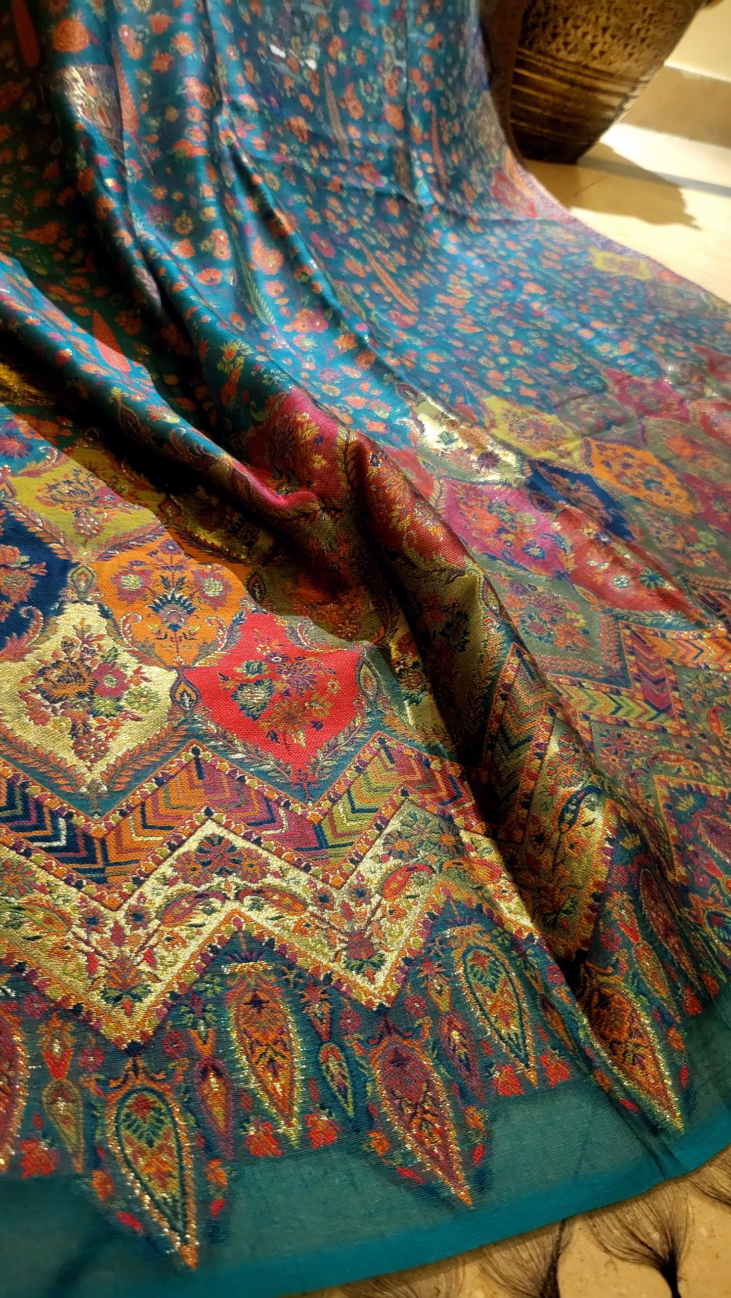 Silk kaani : shawl