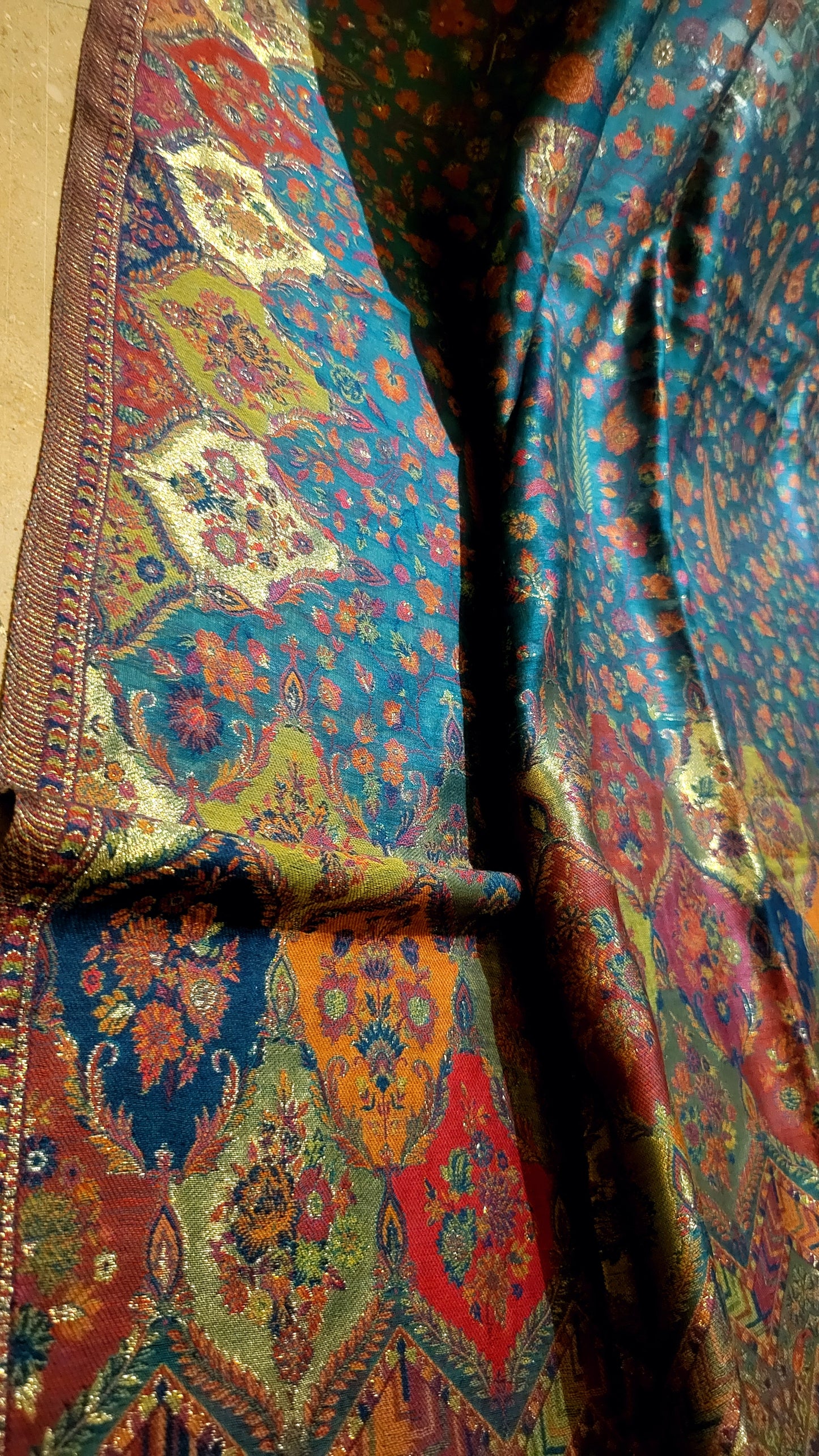 Silk kaani : shawl
