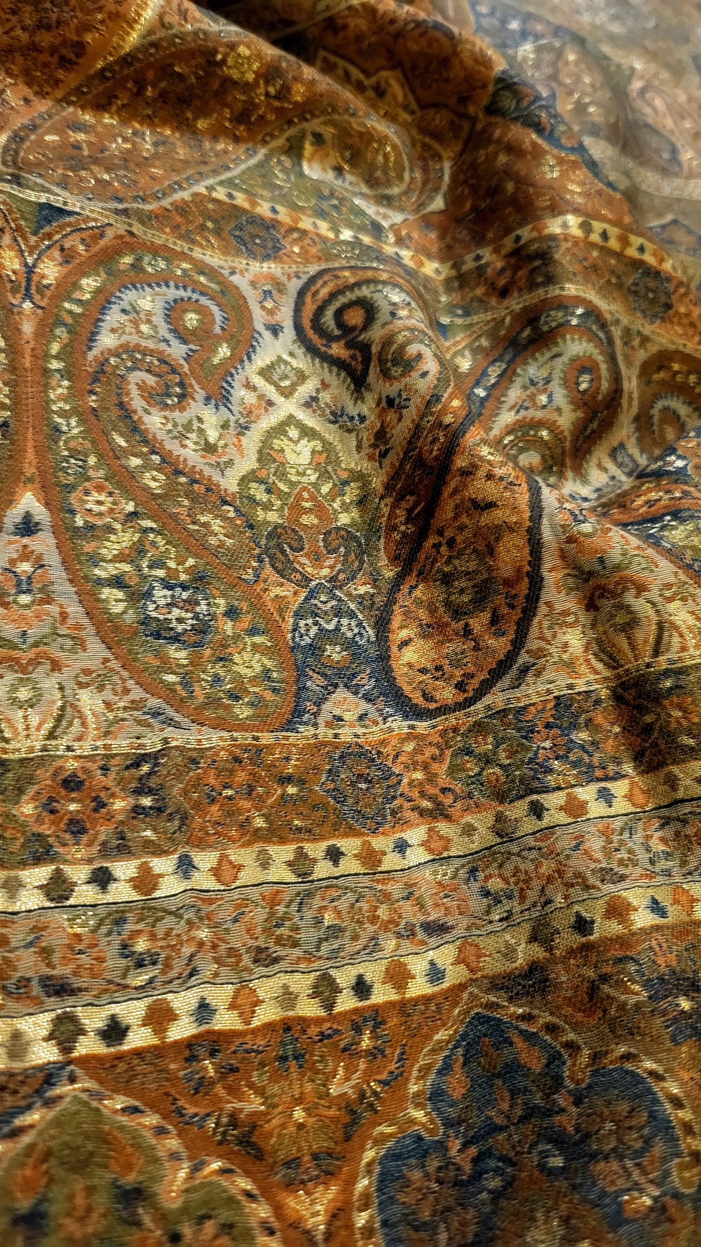 Silk kaani : shawl