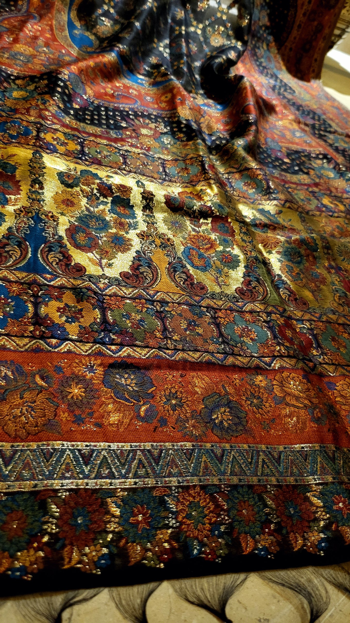 Silk kaani : shawl