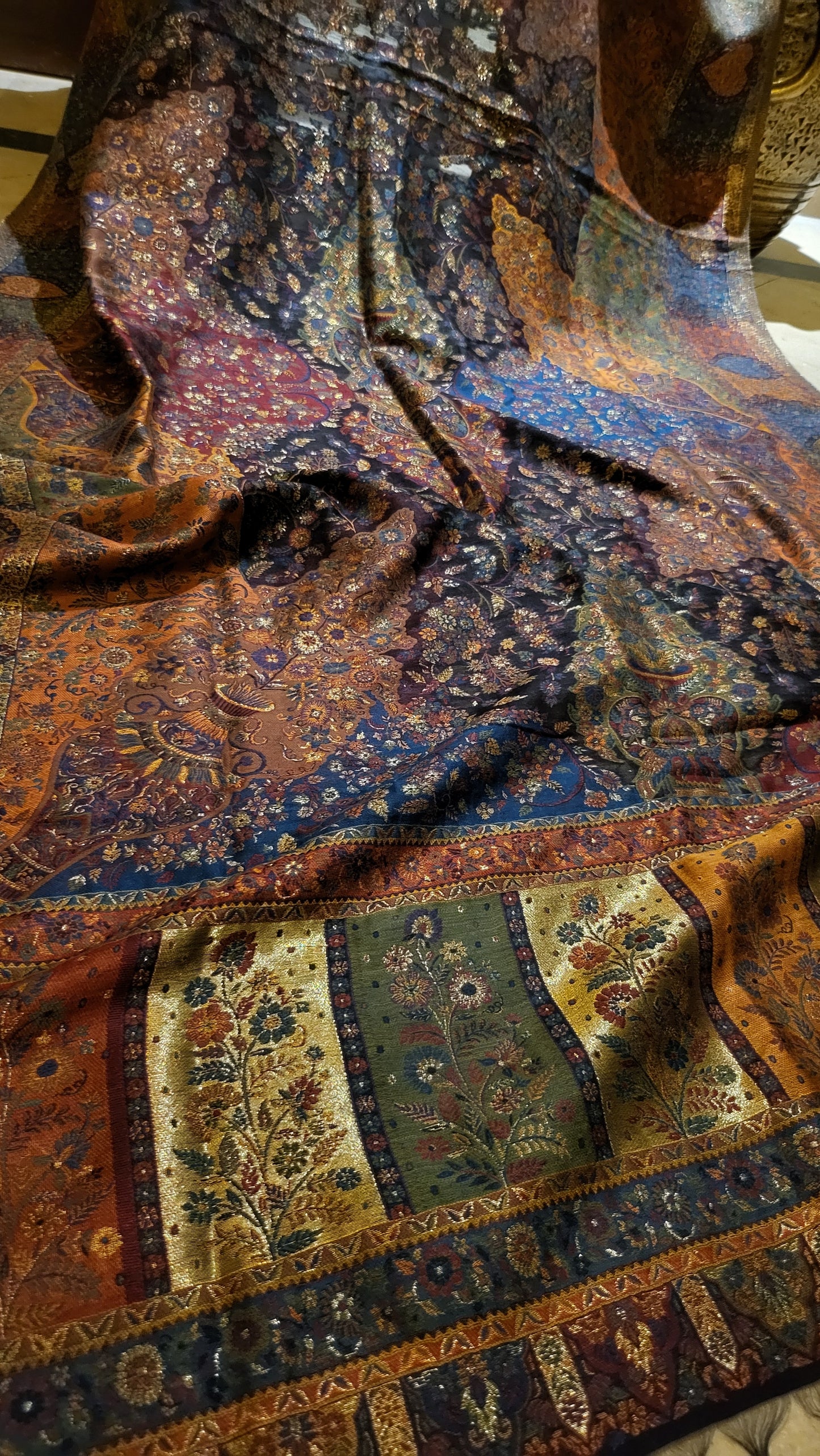 Silk kaani : shawl