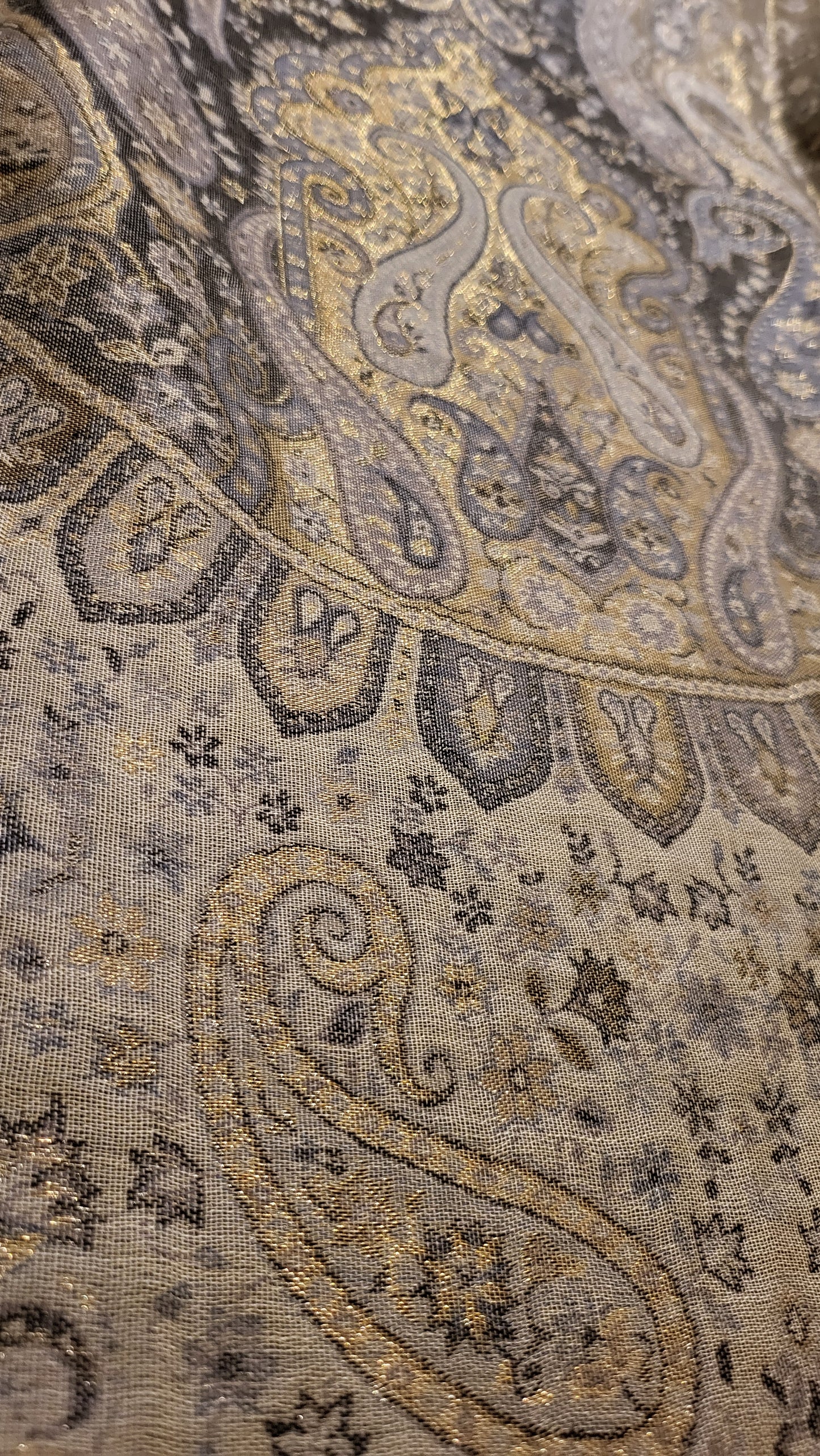 Grey and gold : Reversible kaani