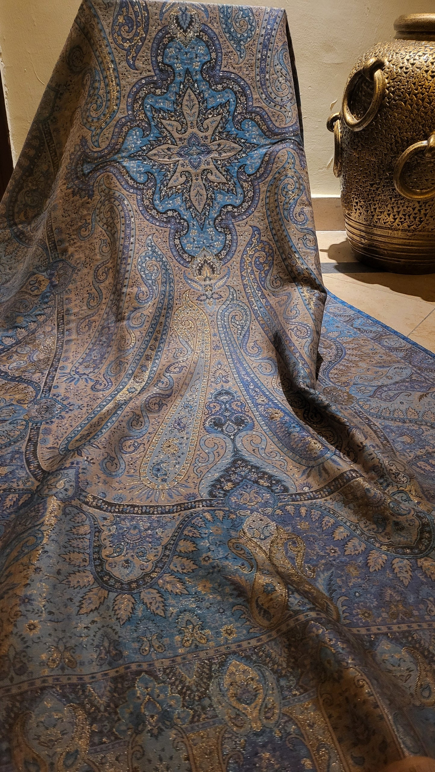 Steel grey : Gandhara kanni reversible