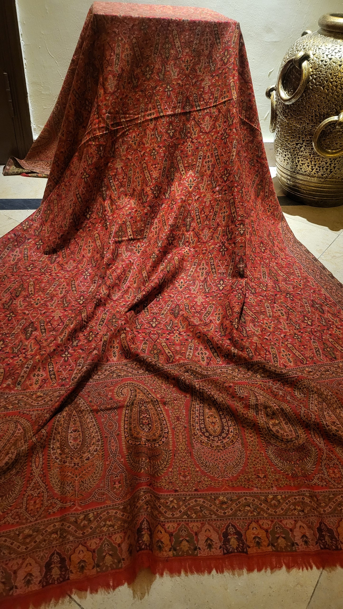 Maroon : persian kanni shawl