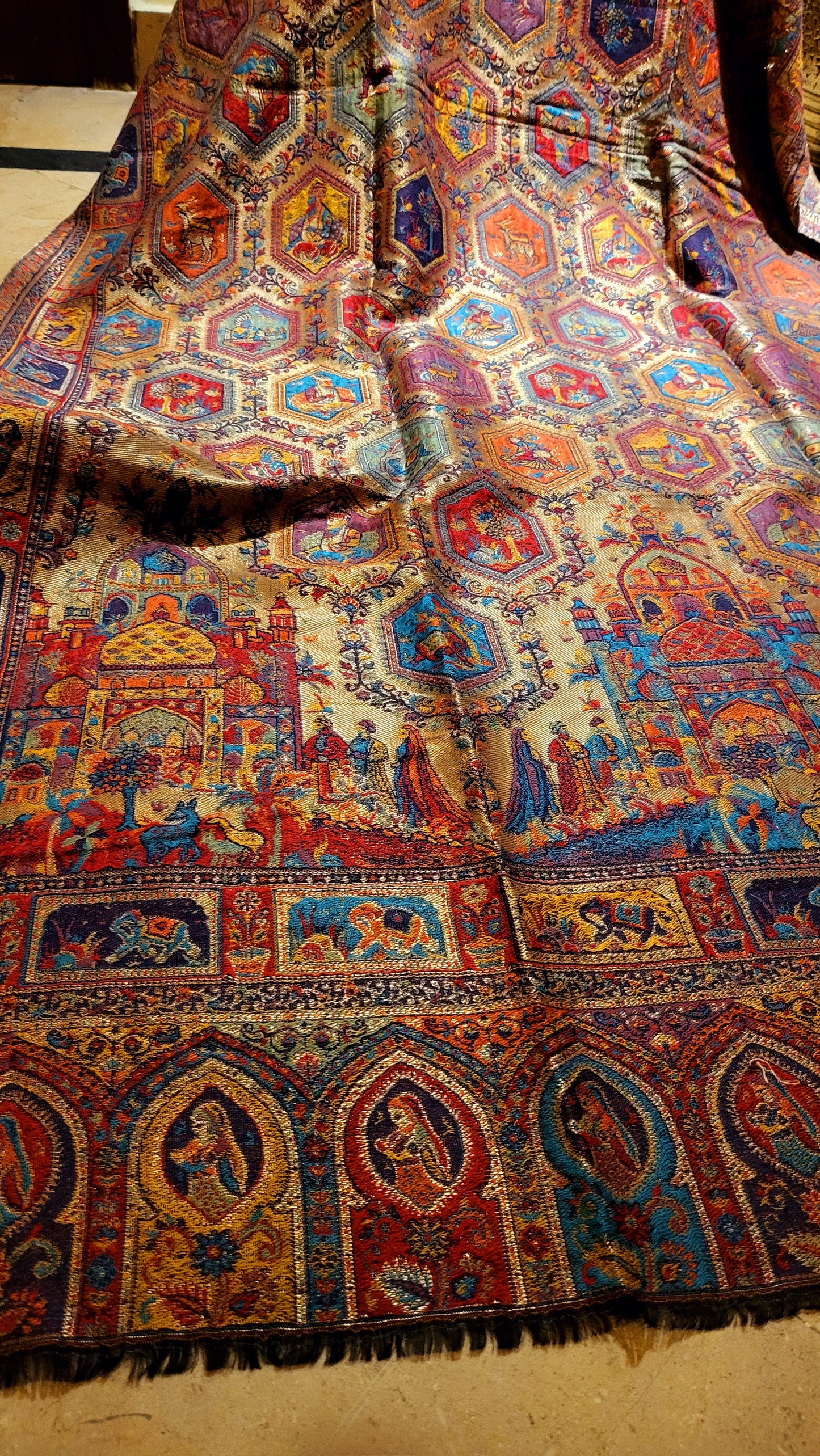 Noor mehal : Moonlight kanni shawl