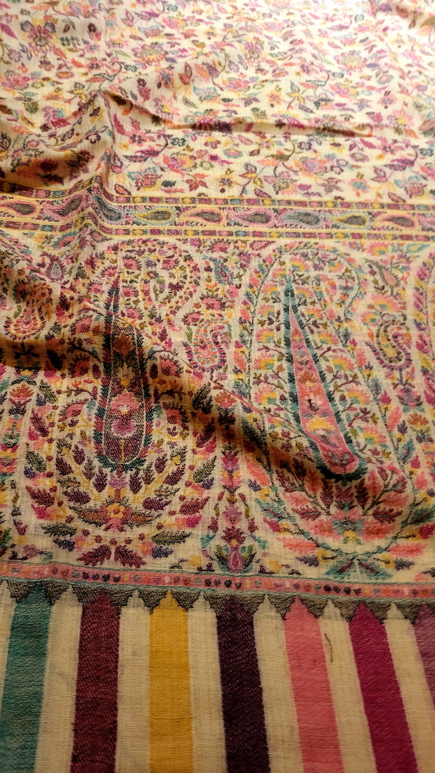 Pinky beige : persian kanni shawl