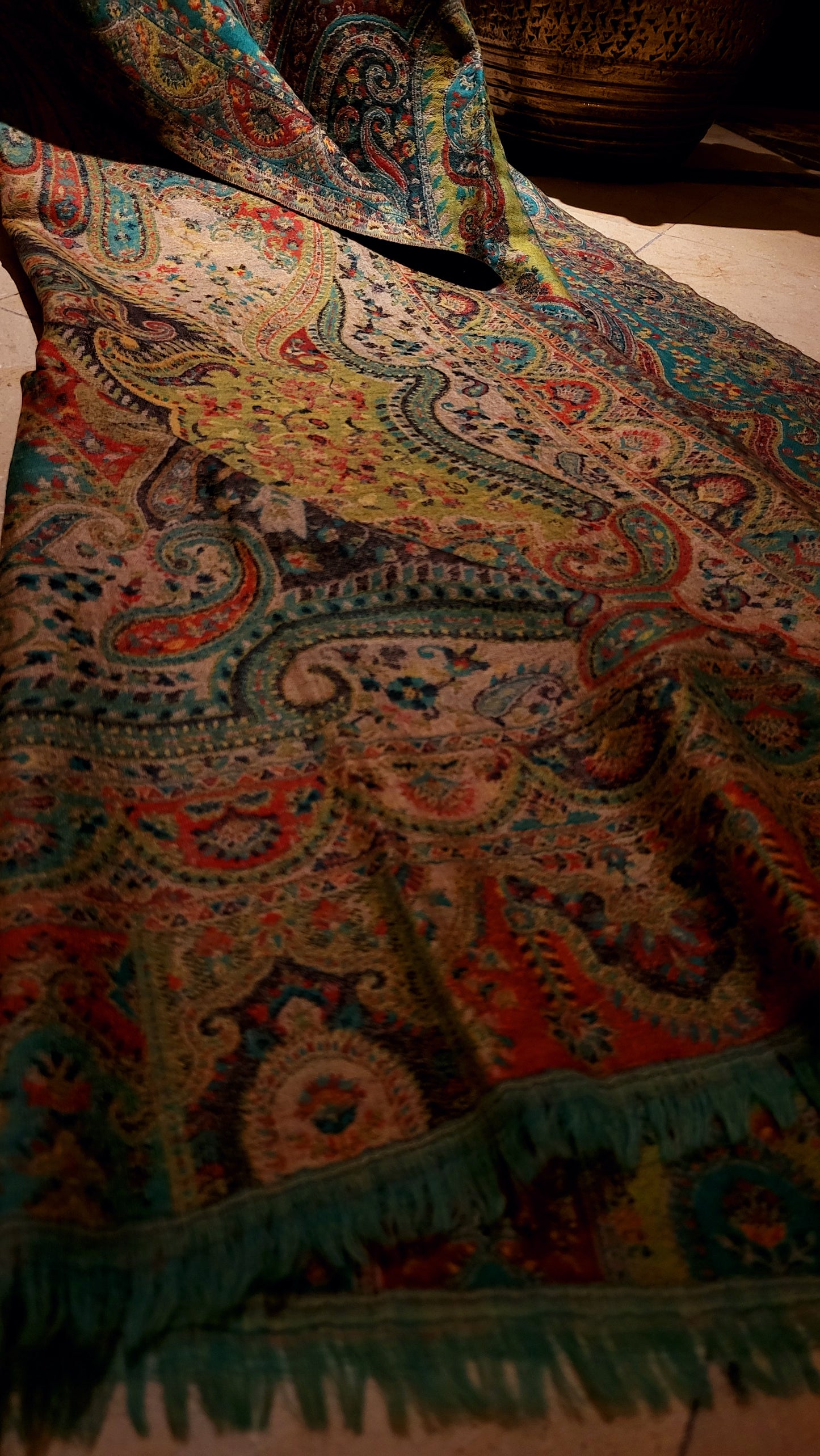 Green and beige : Reversible kanni shawl