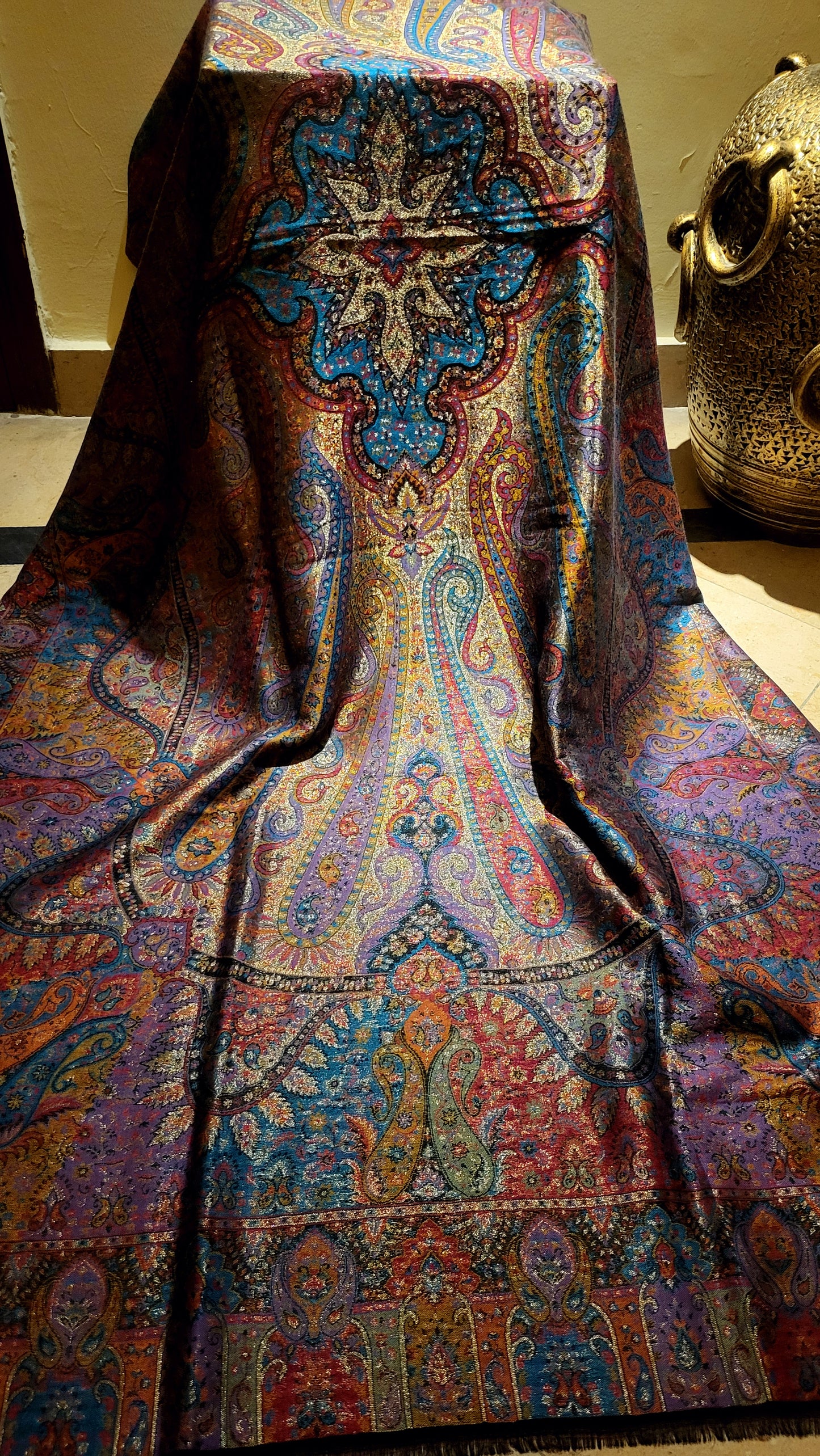 Reversible kaani : shawl