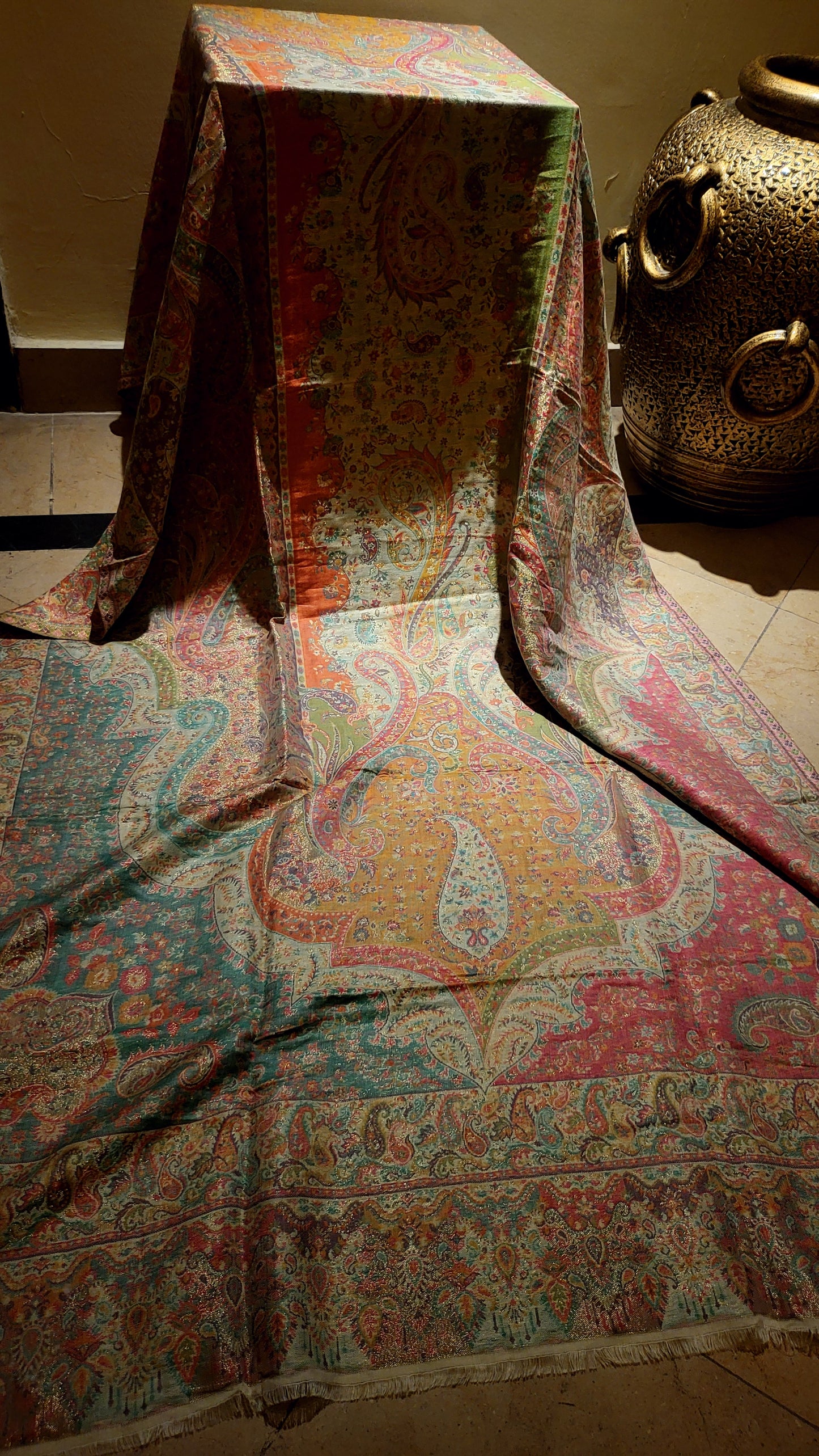 Gandhara moonlight : Reversible shawl