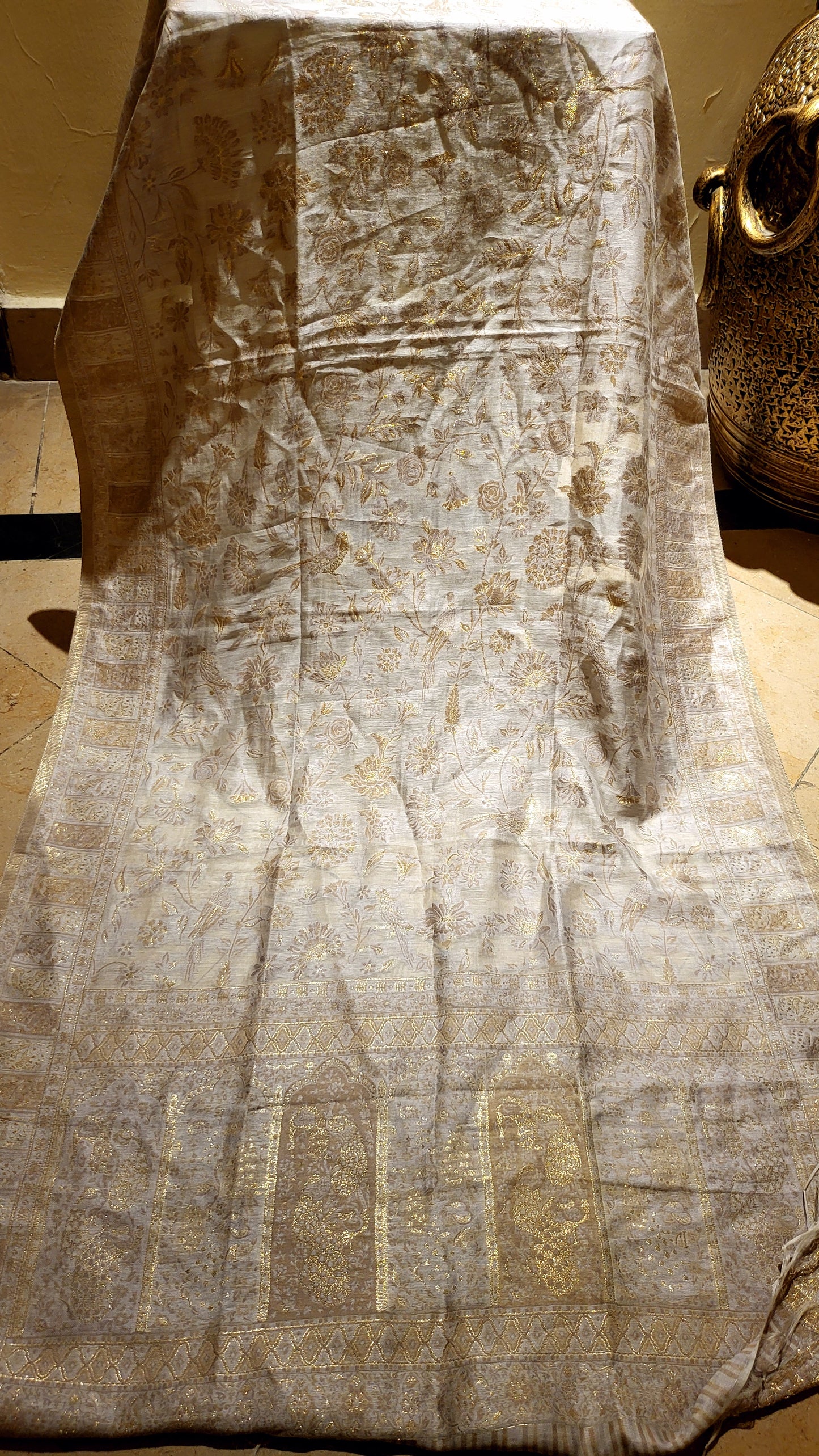 Mini shawl : silk shawl