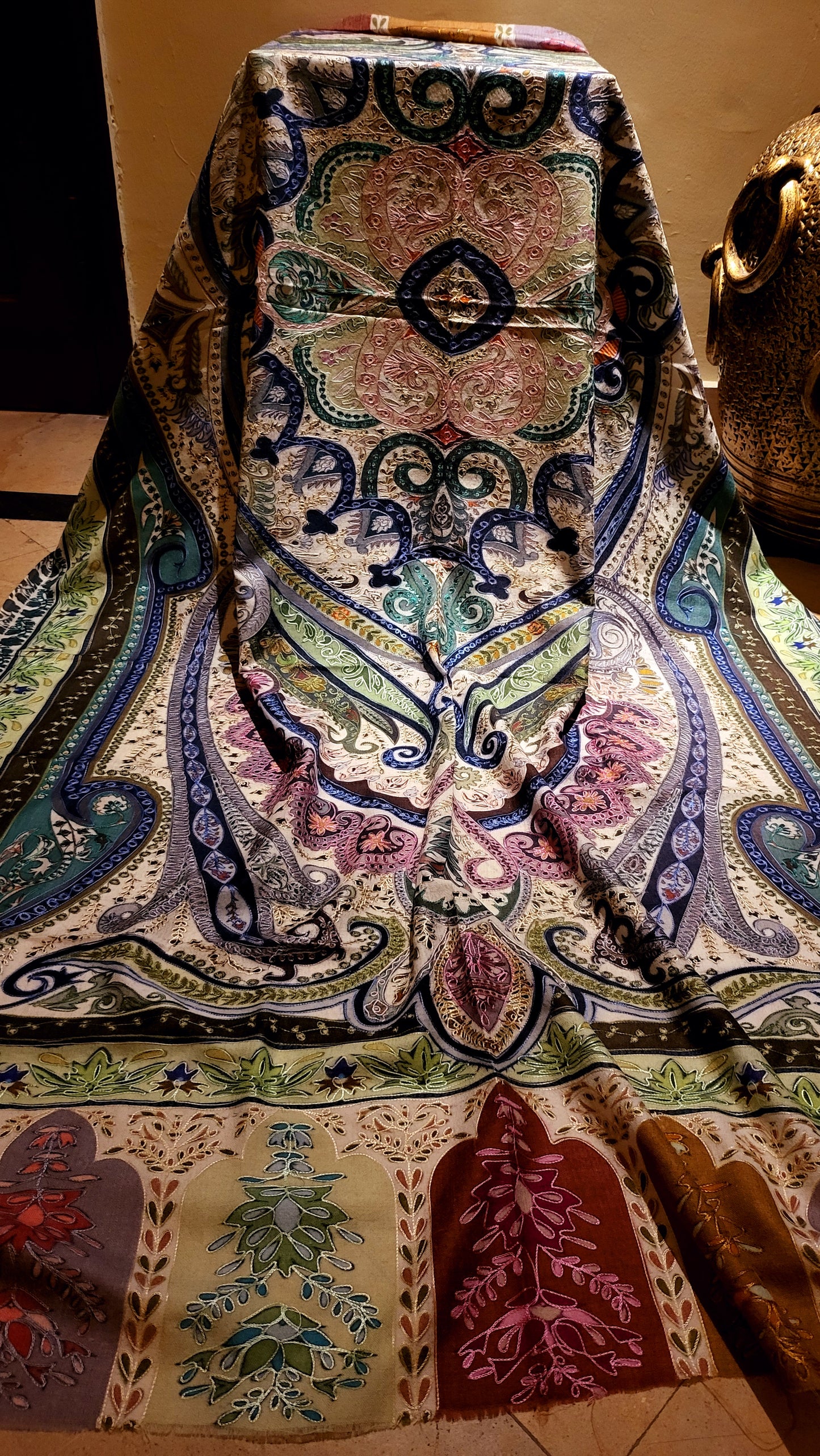 Beige and bold : Reelkaar shawl