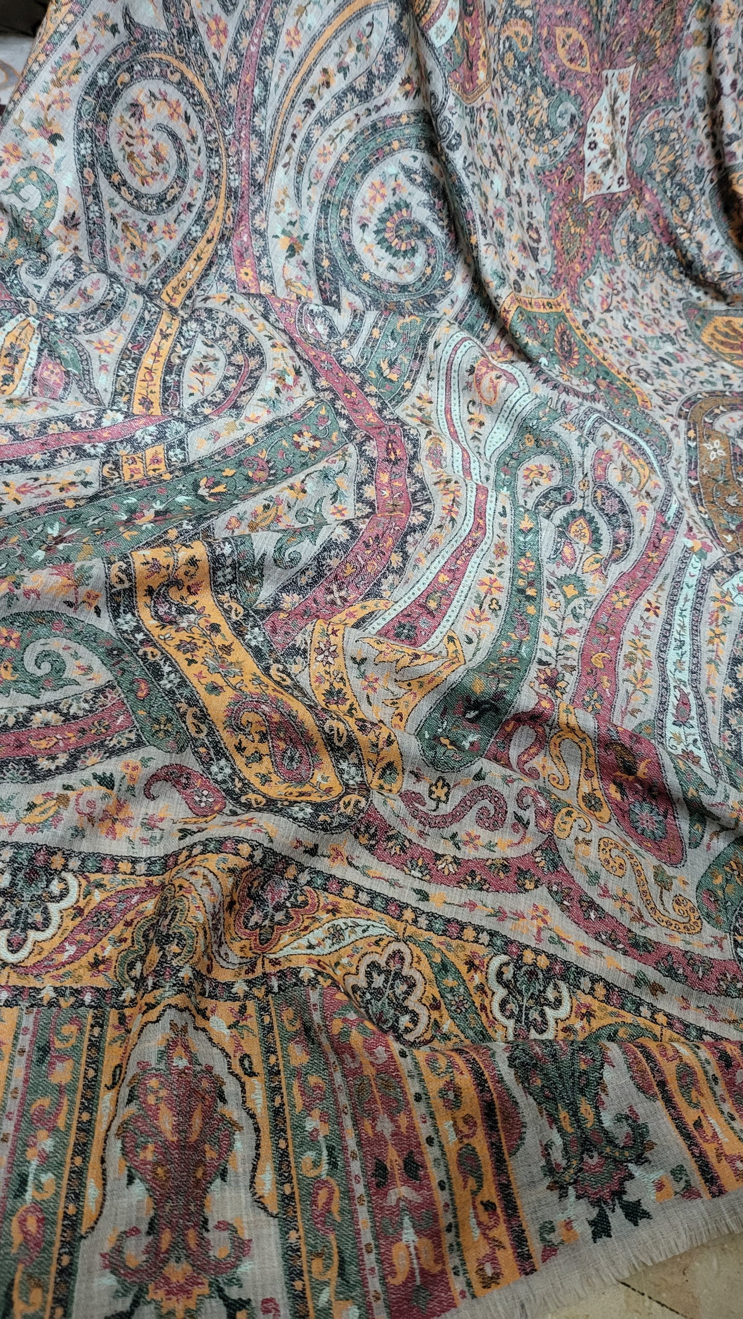 Persian kaani : shawl