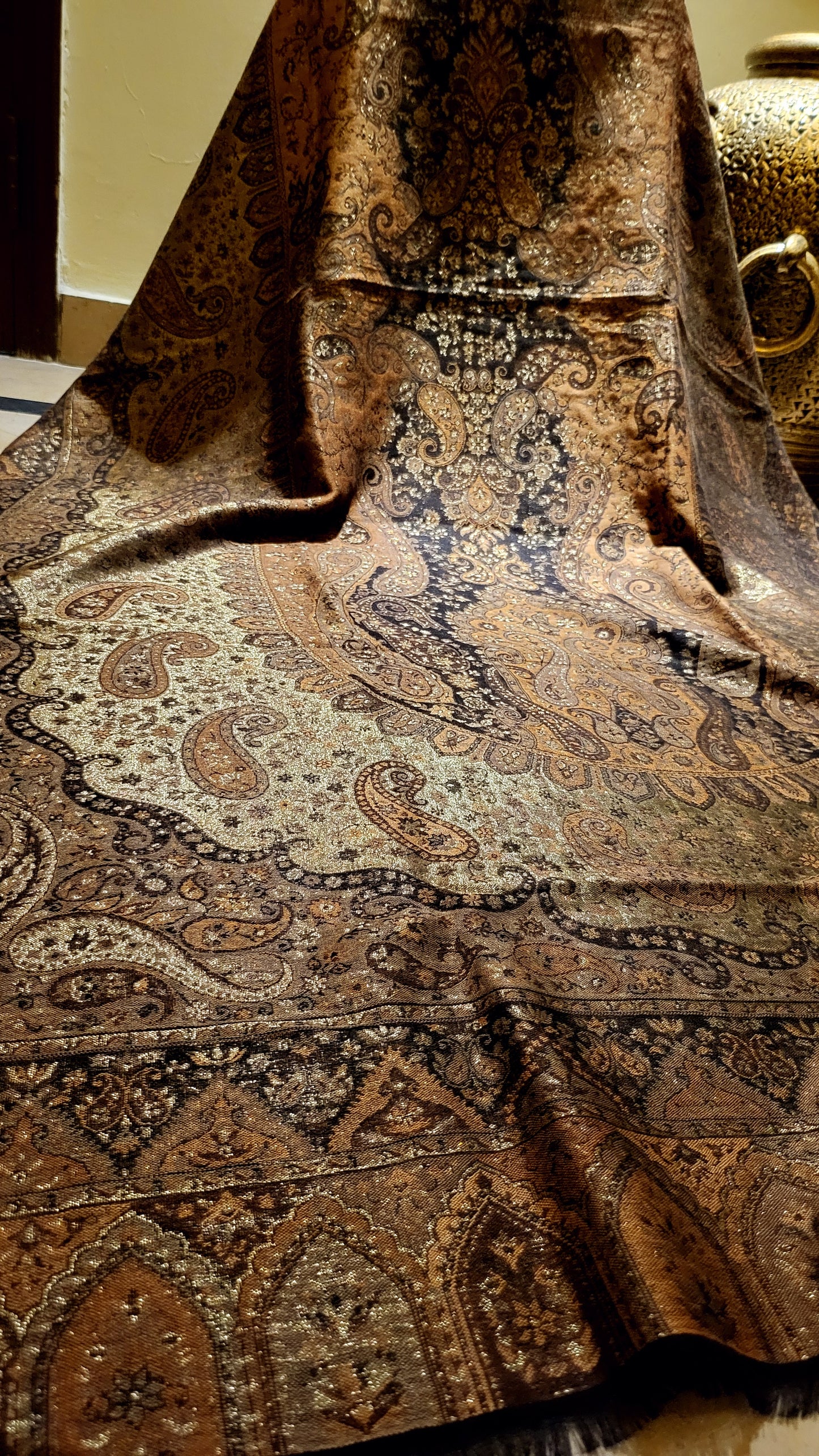 Reversible gandhara : kaani shawl