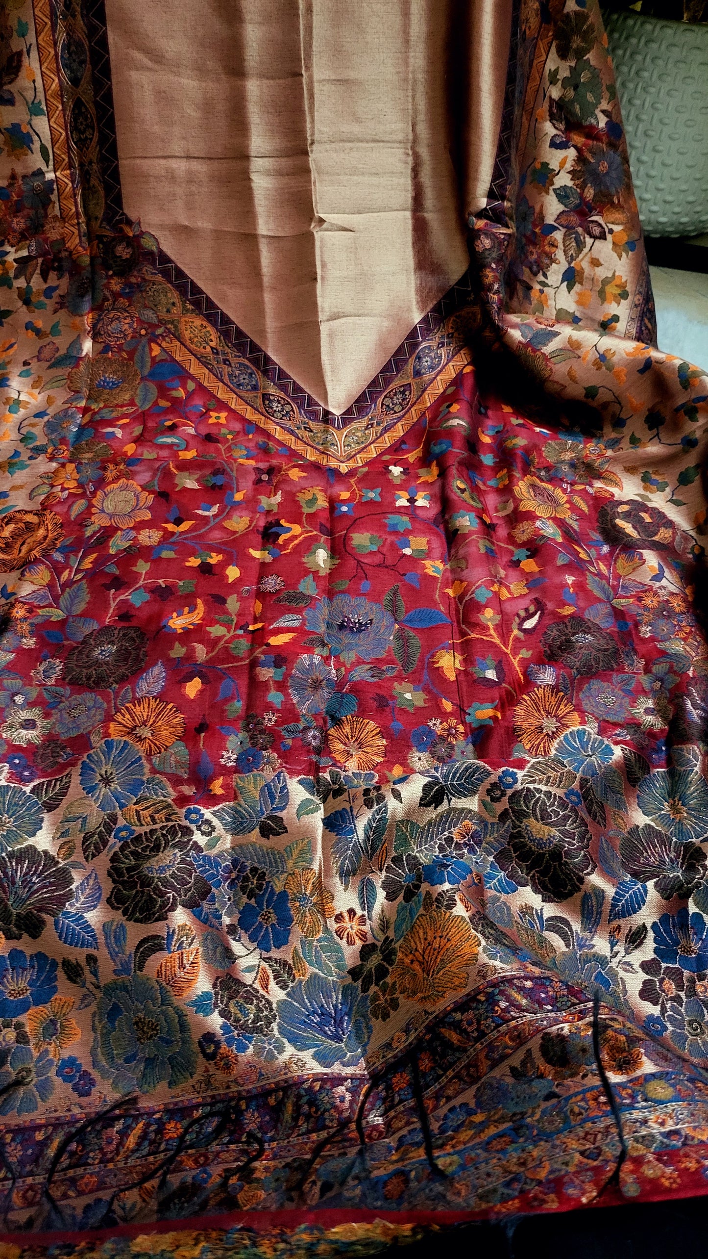 Silky moonlight : pashmina shawl
