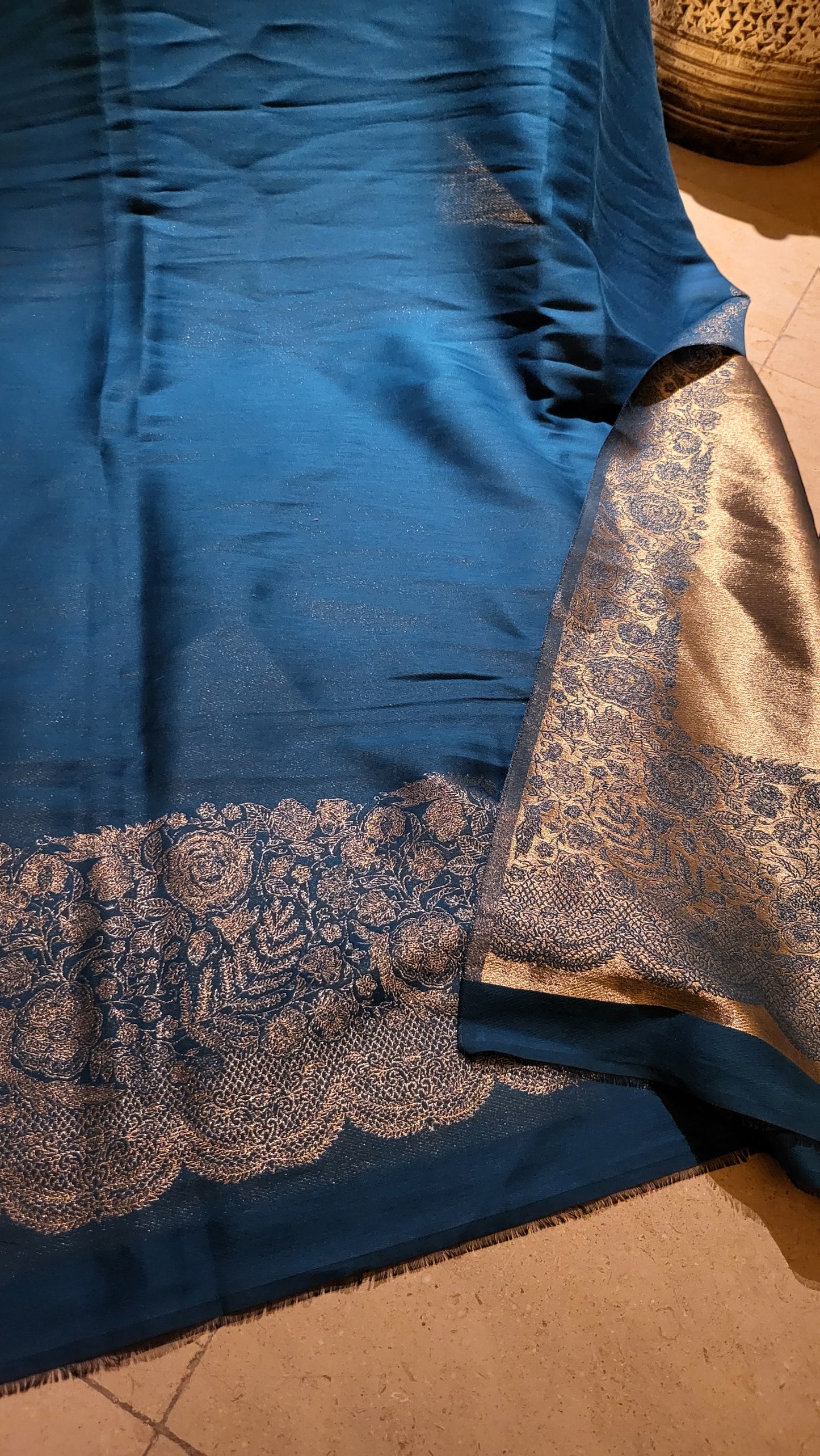 Reversible moonlight : Paper kaani