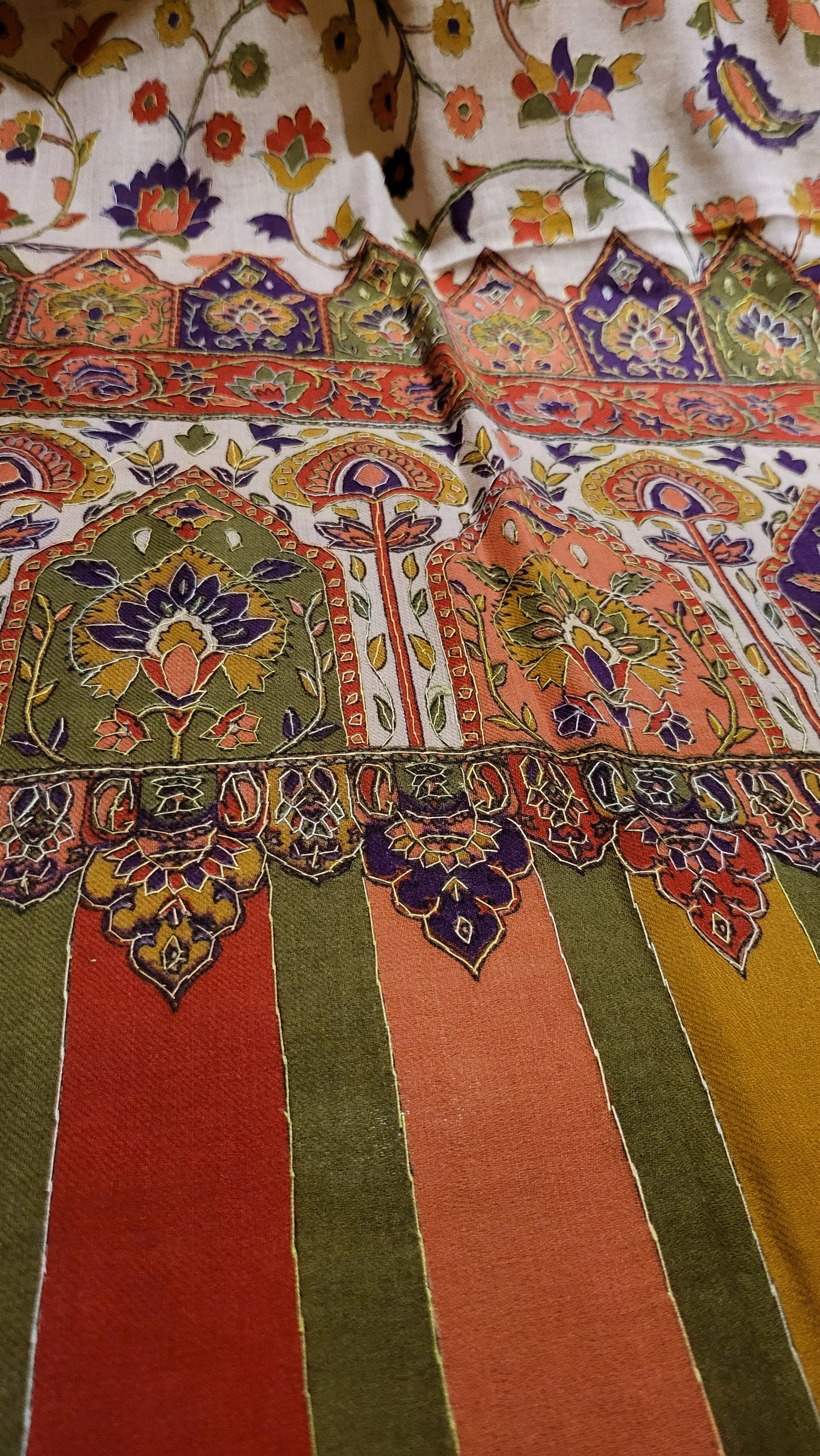 Kalamkar shawl : Hand made